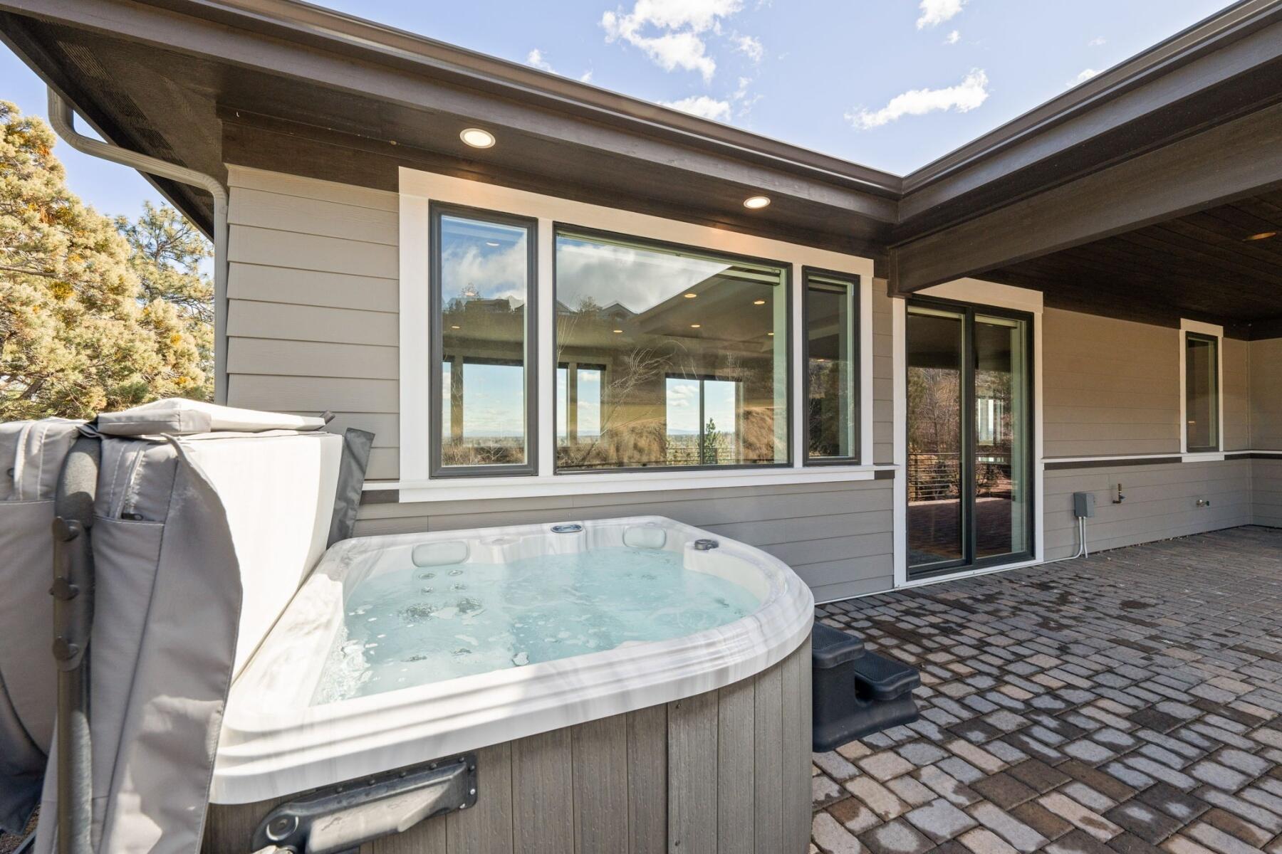 3334 NW Fairway Heights Drive