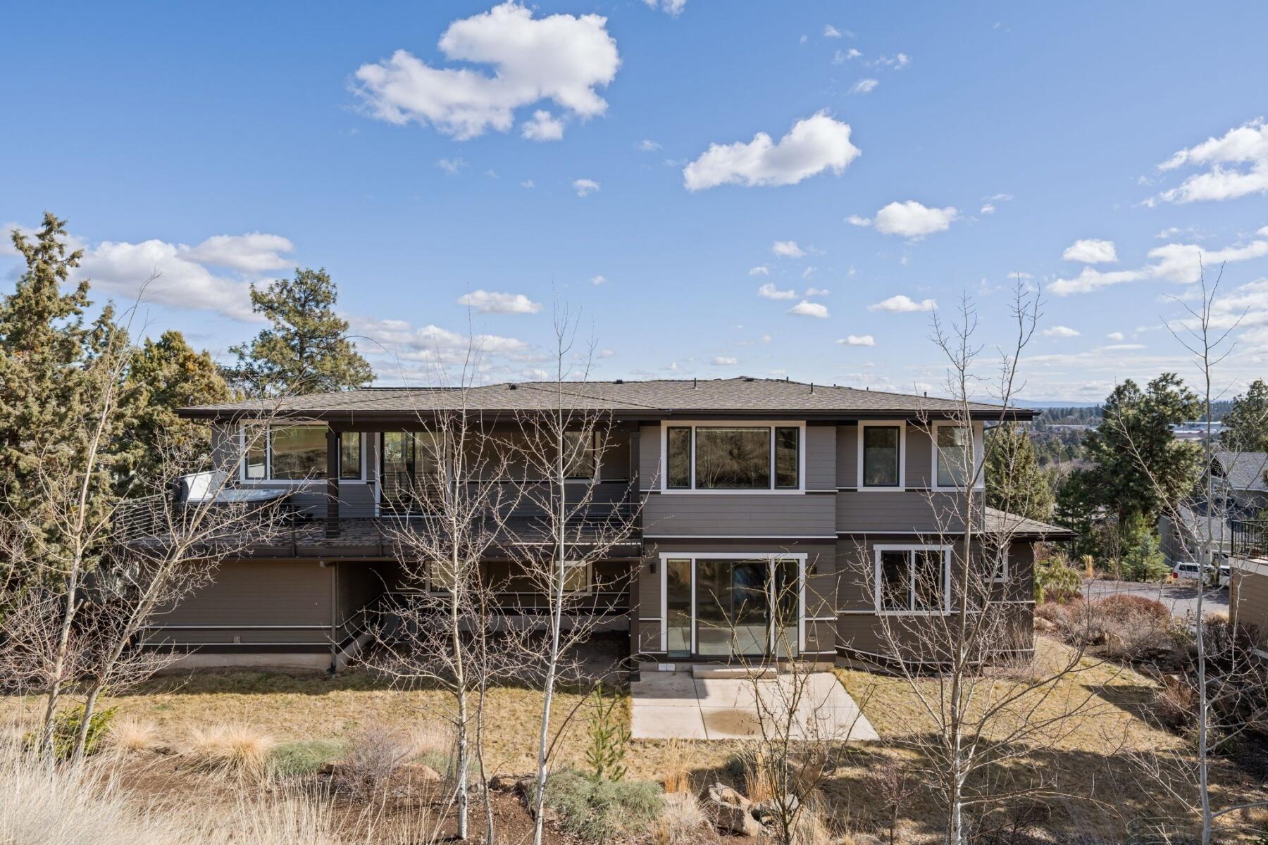 3334 NW Fairway Heights Drive