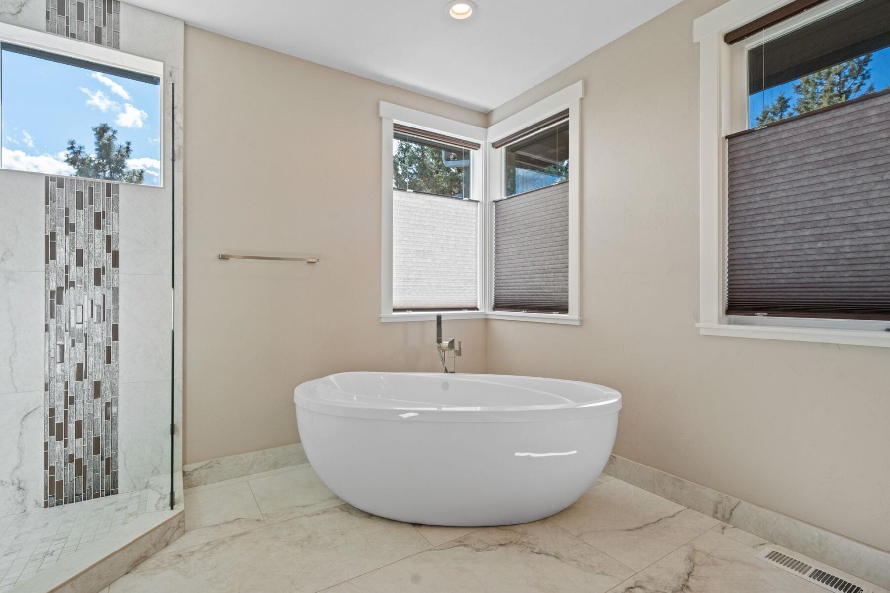 3334 NW Fairway Heights Drive