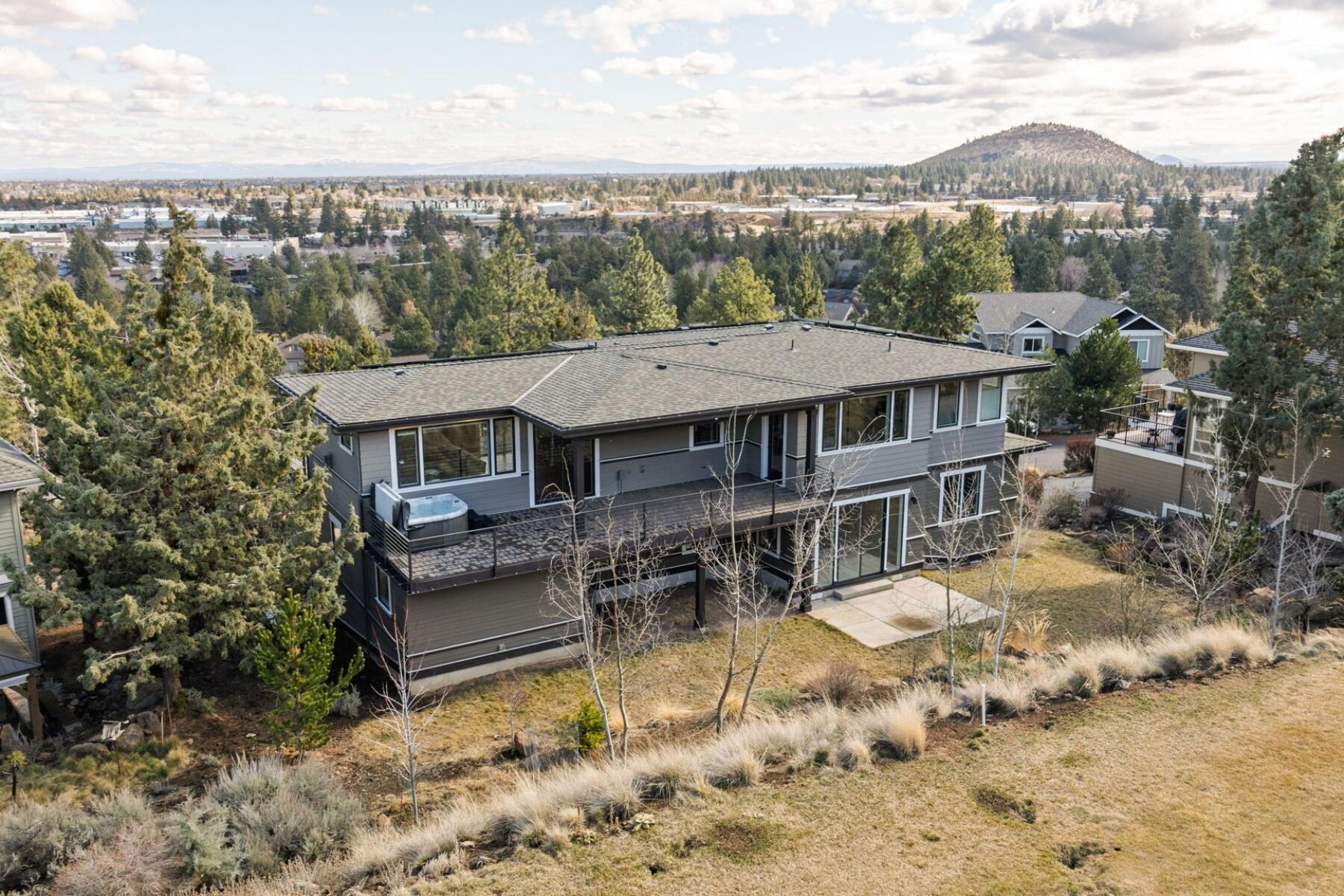 3334 NW Fairway Heights Drive