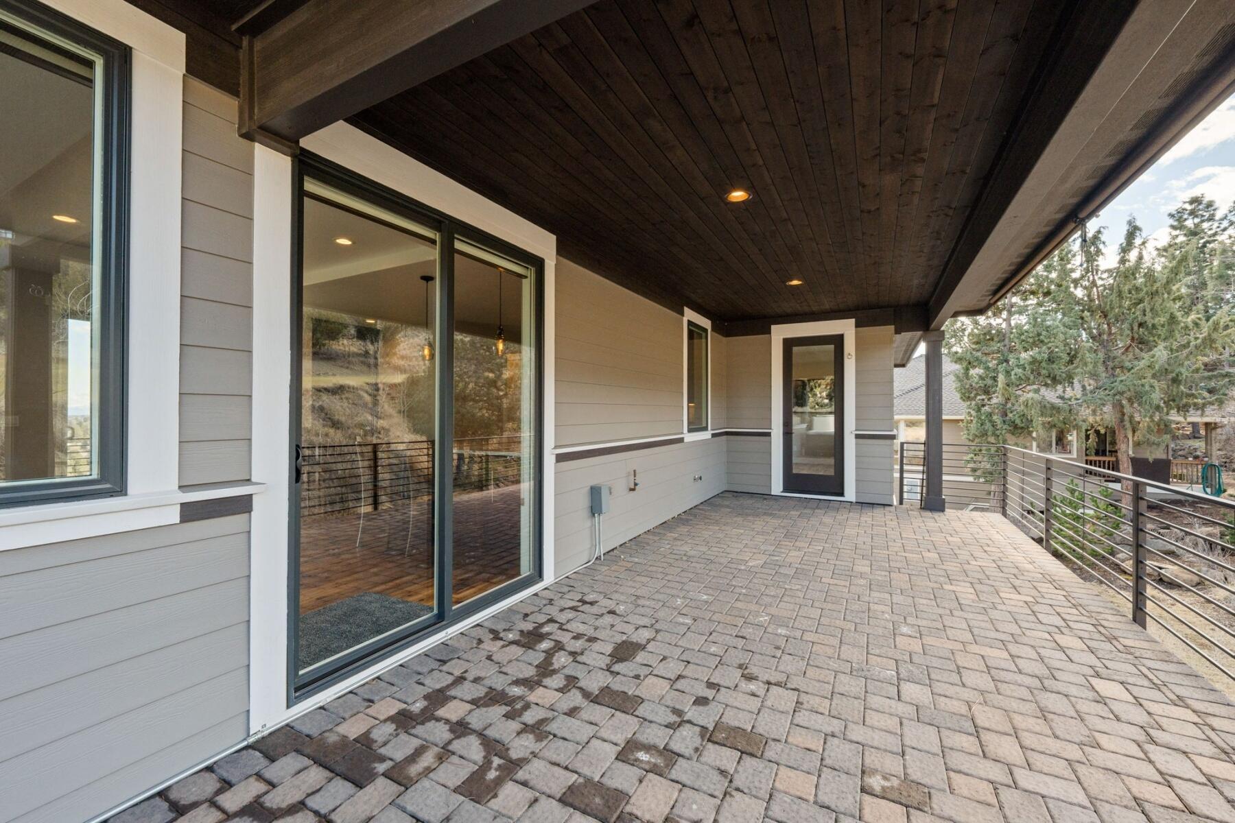 3334 NW Fairway Heights Drive