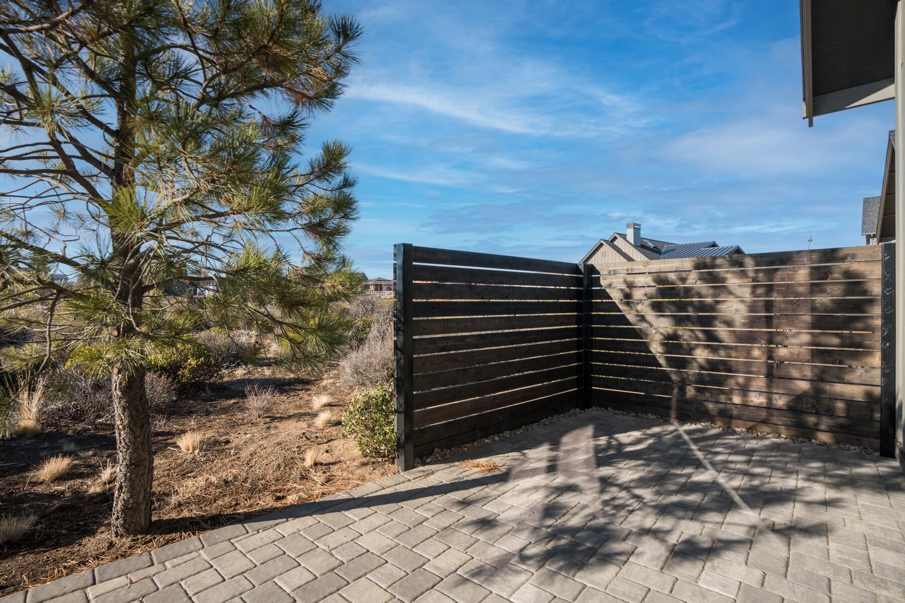 61295 Storms Court, 42