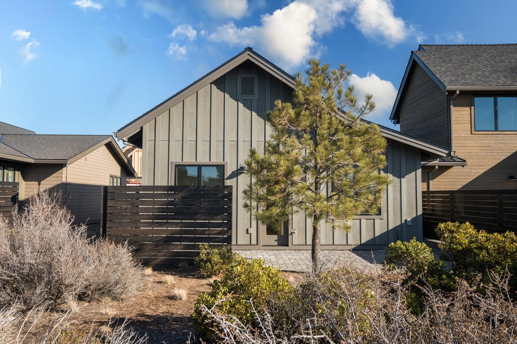 61295 Storms Court, 42