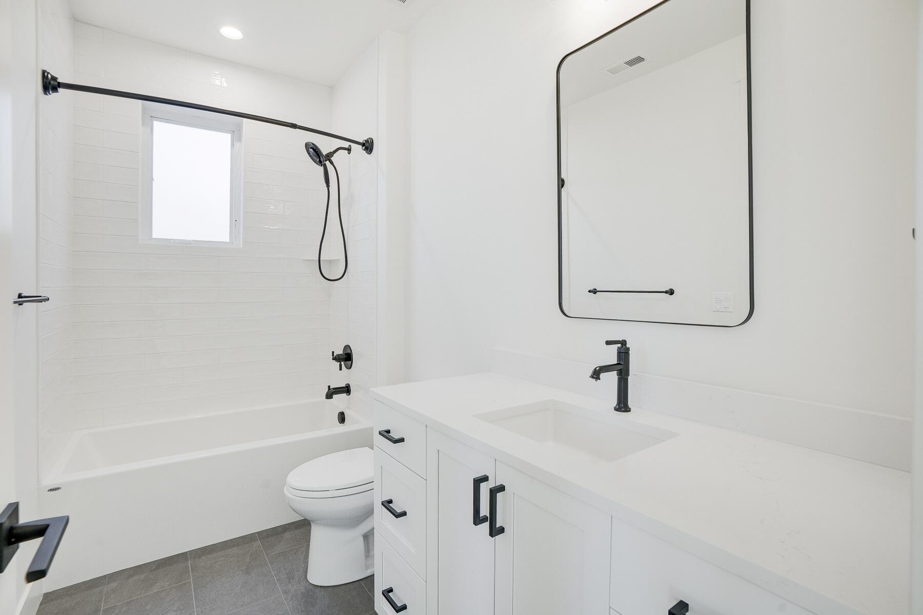 61295 Storms Court, 42