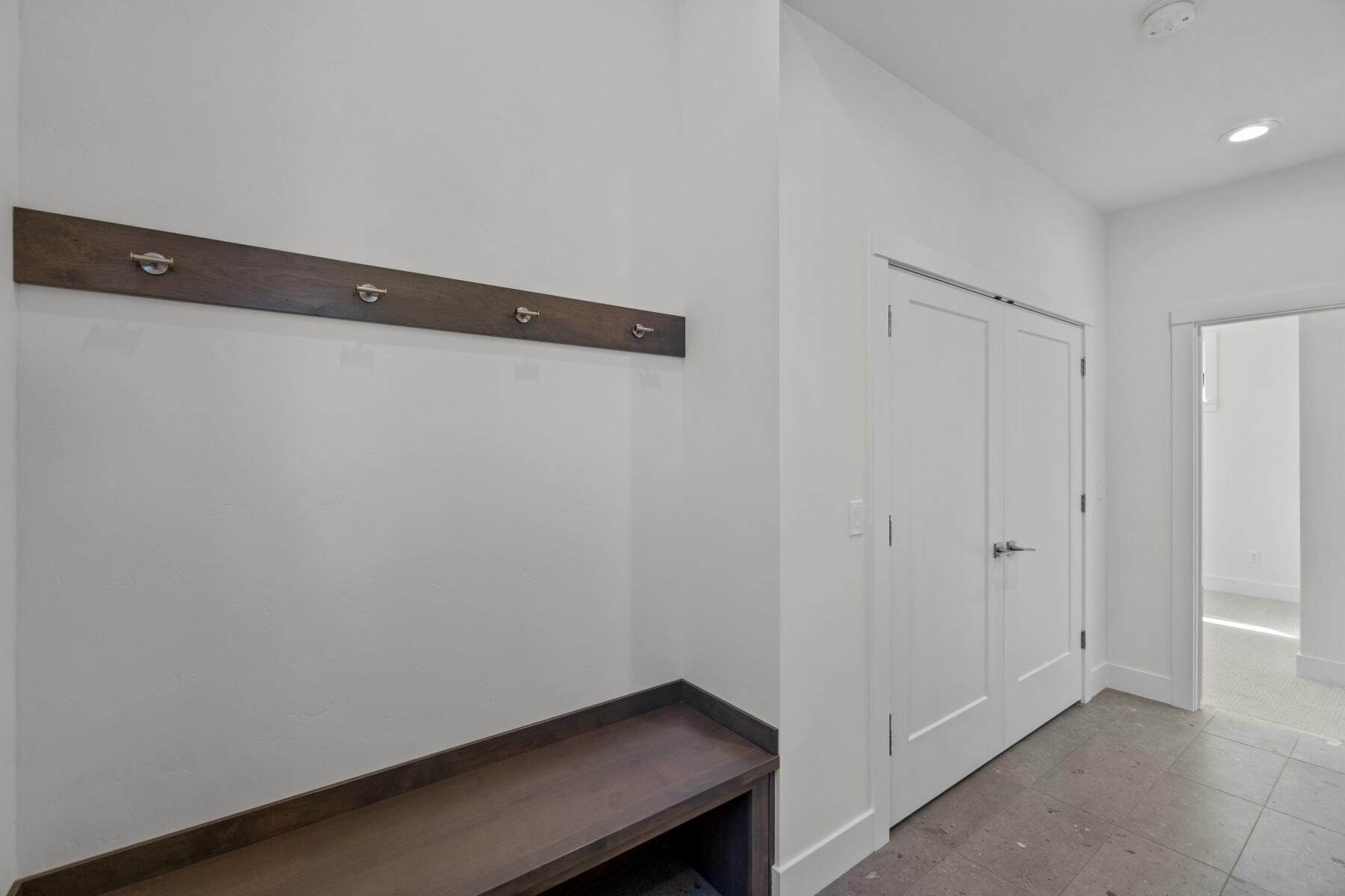 61294 Storms Court, 39