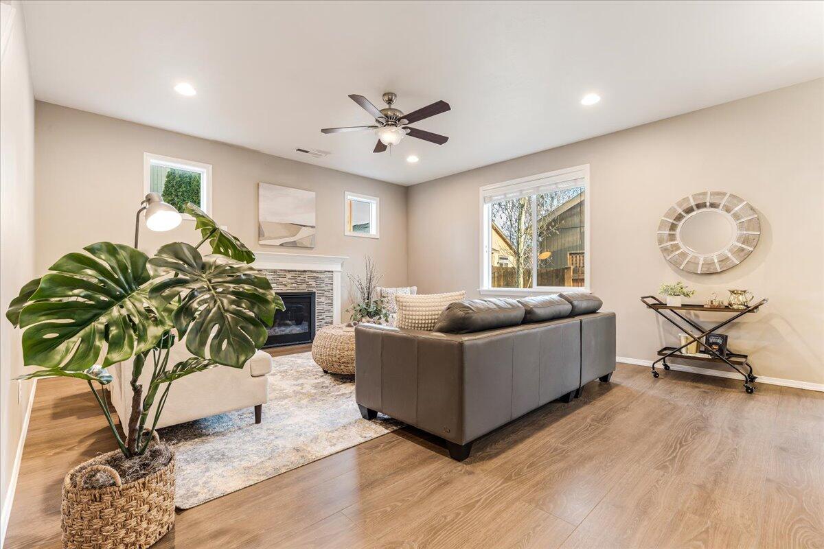 608 SE Glencoe Place