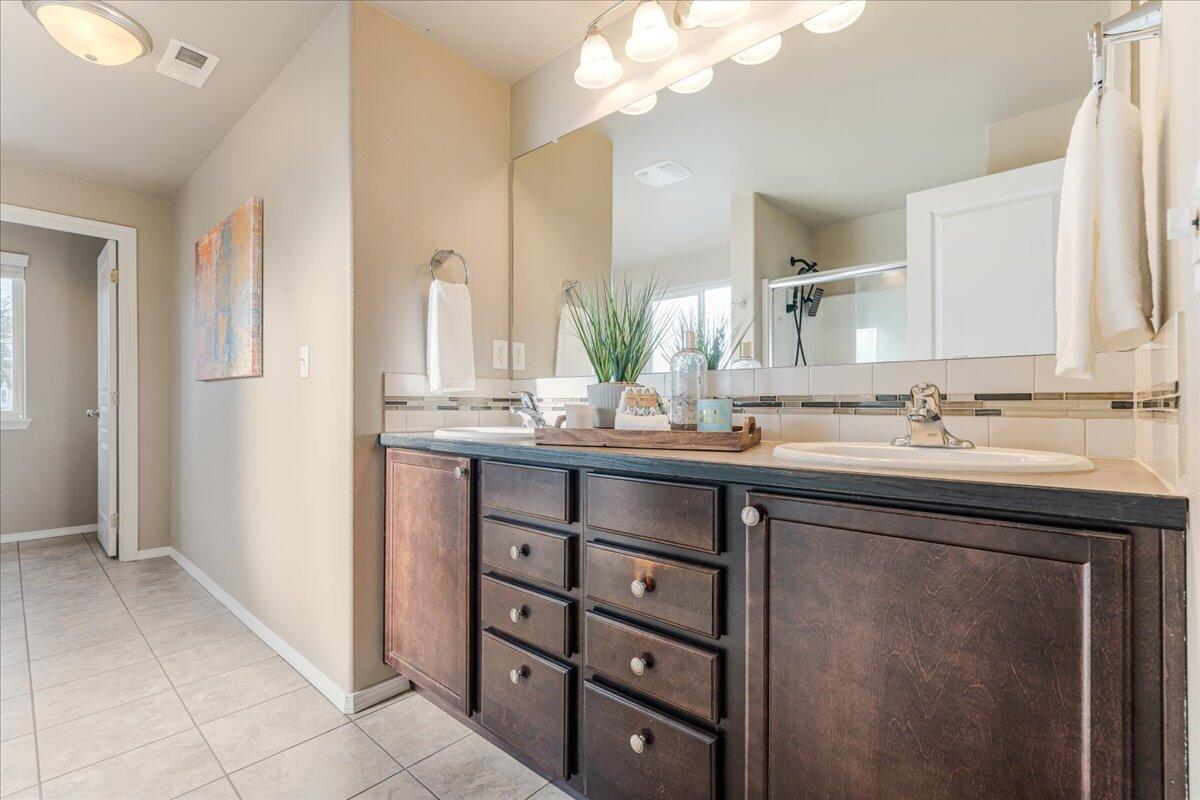 608 SE Glencoe Place