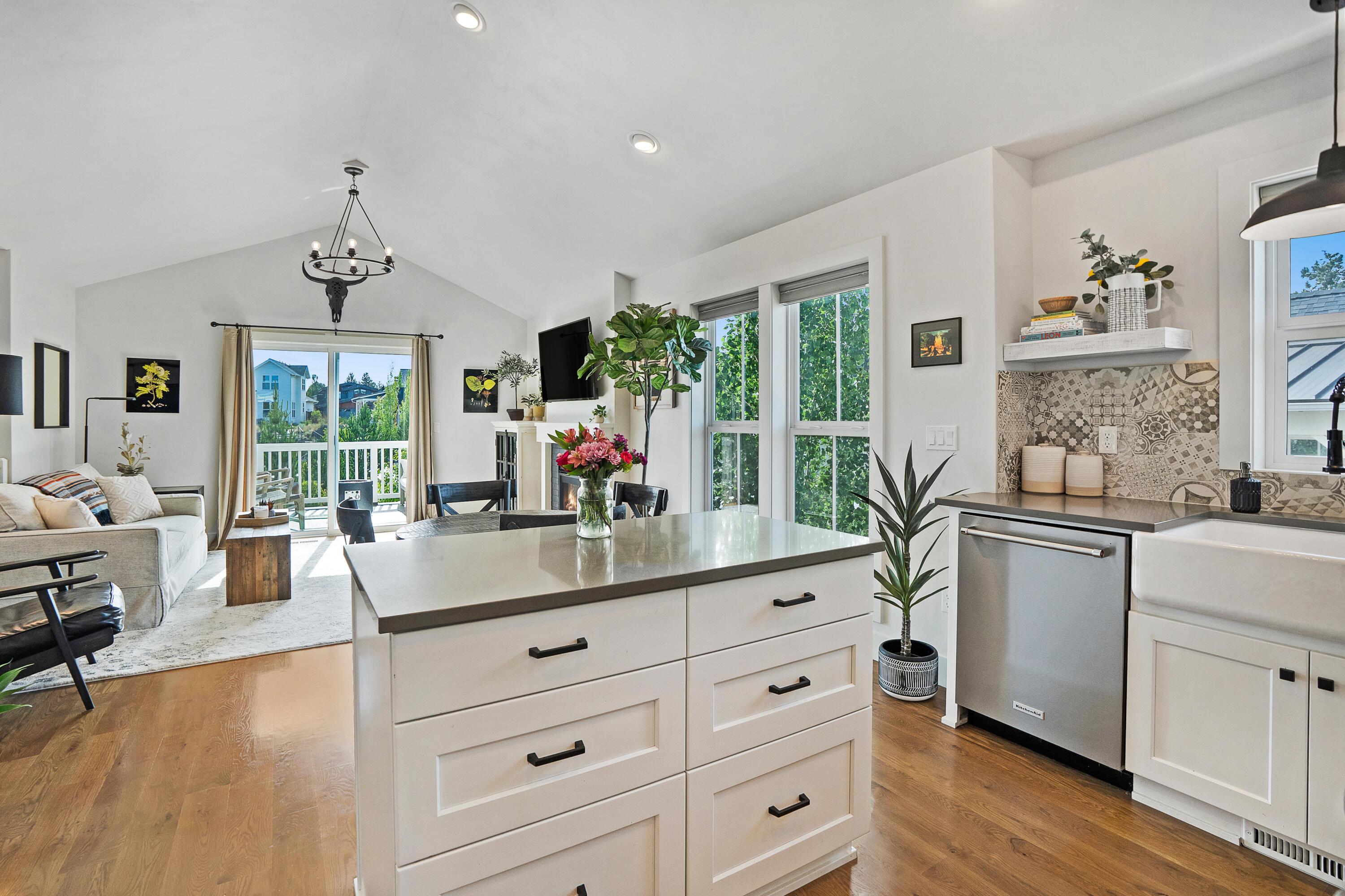 2777 NW High Lakes Loop