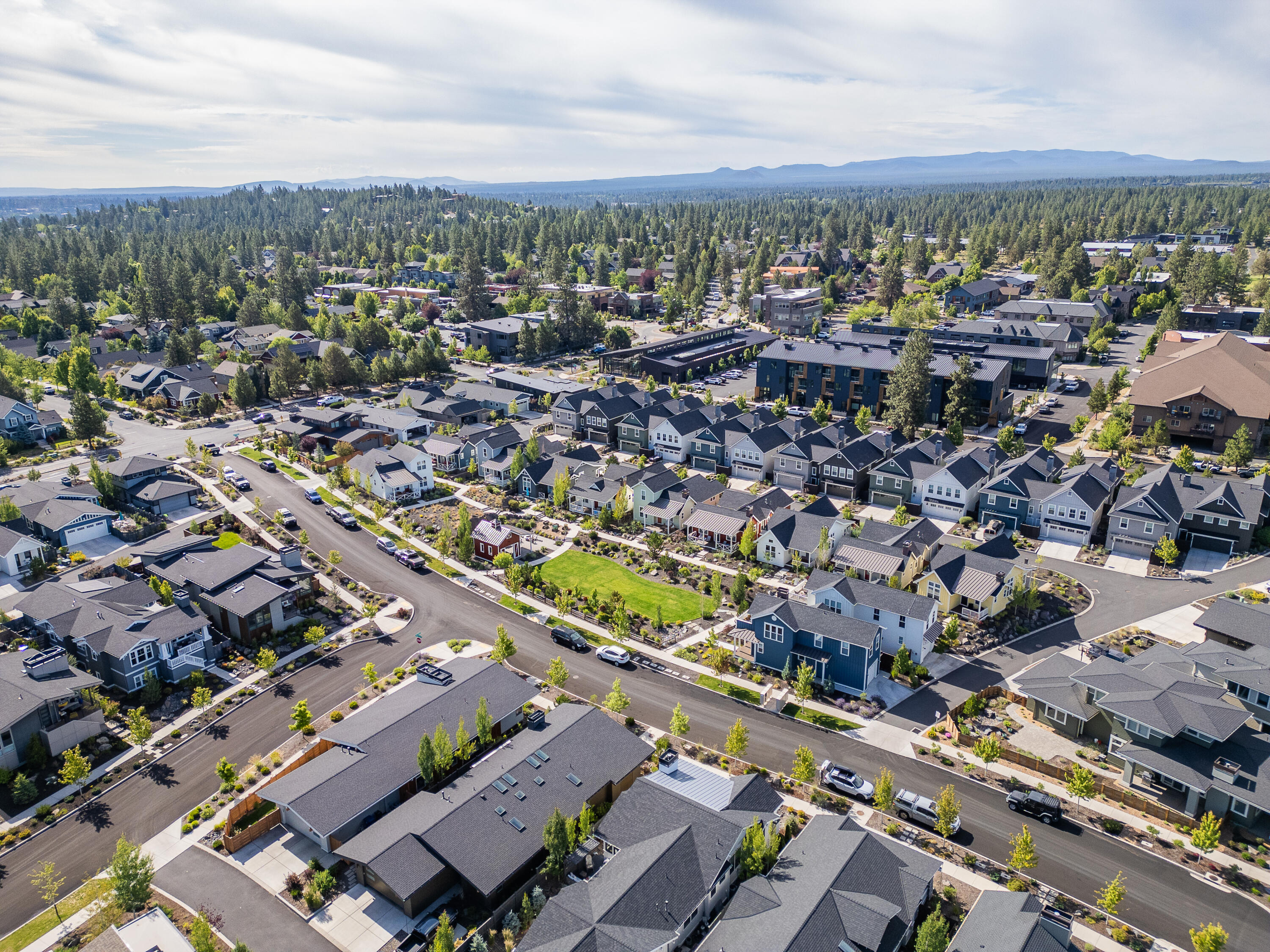 2777 NW High Lakes Loop