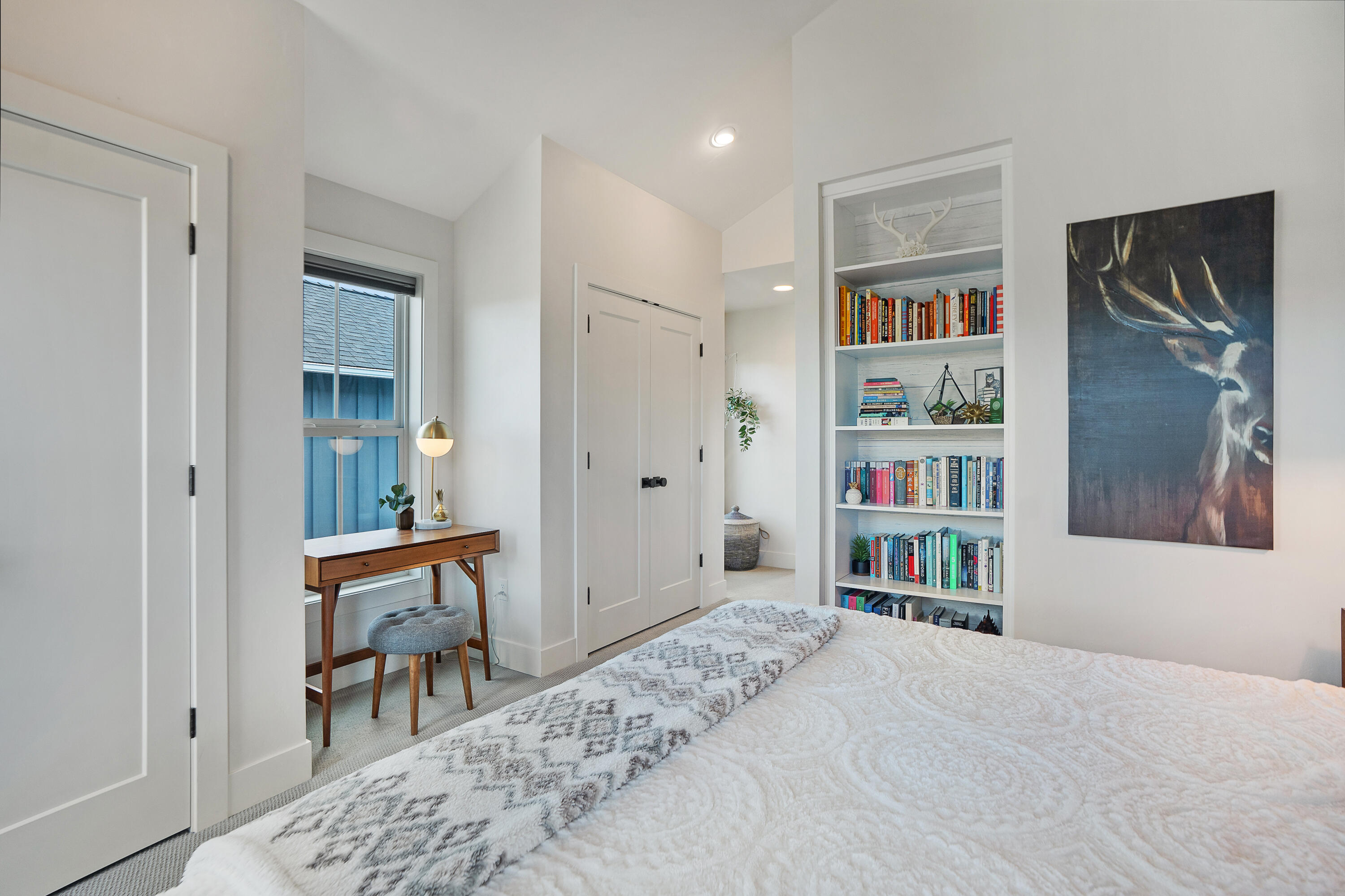 2777 NW High Lakes Loop