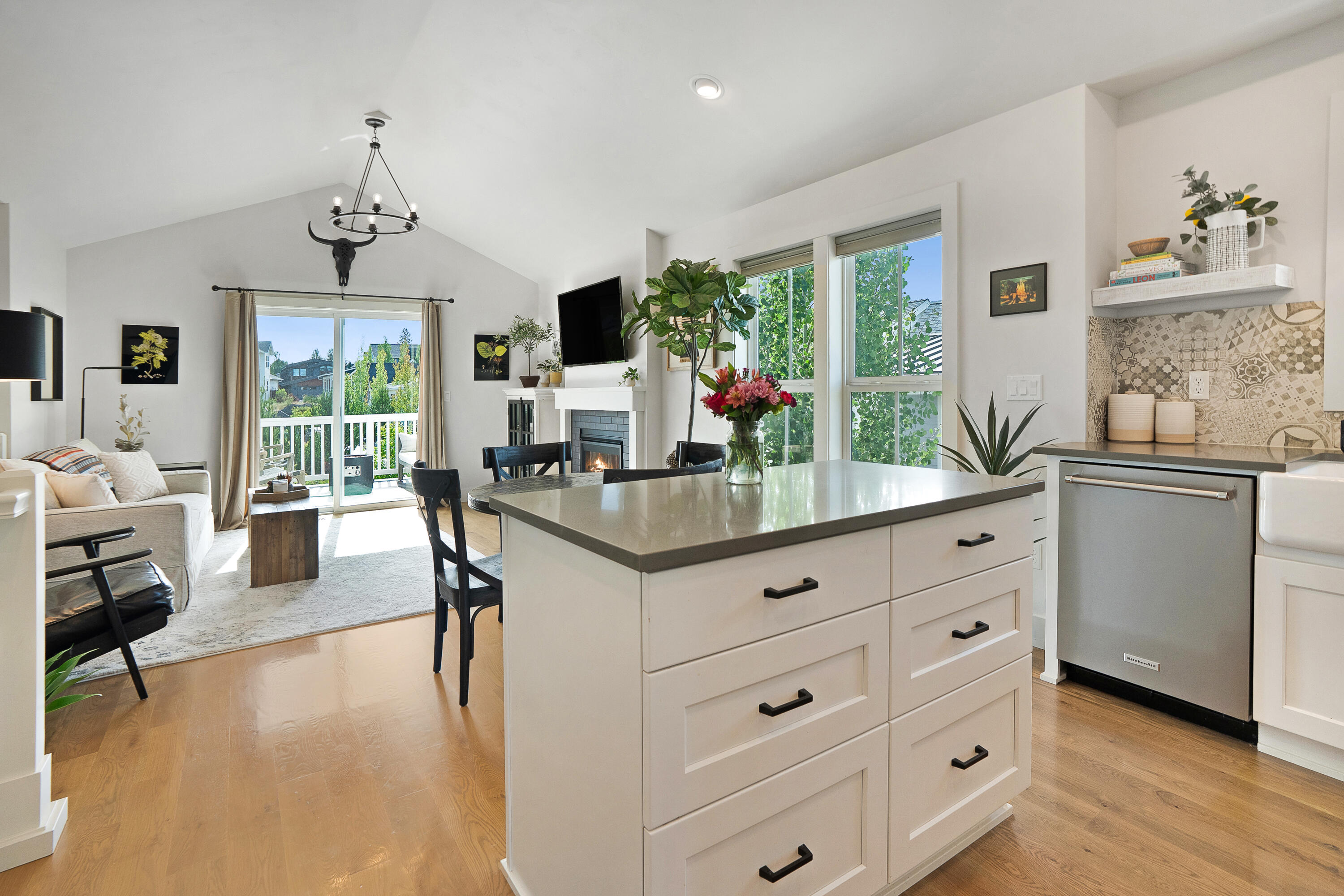 2777 NW High Lakes Loop