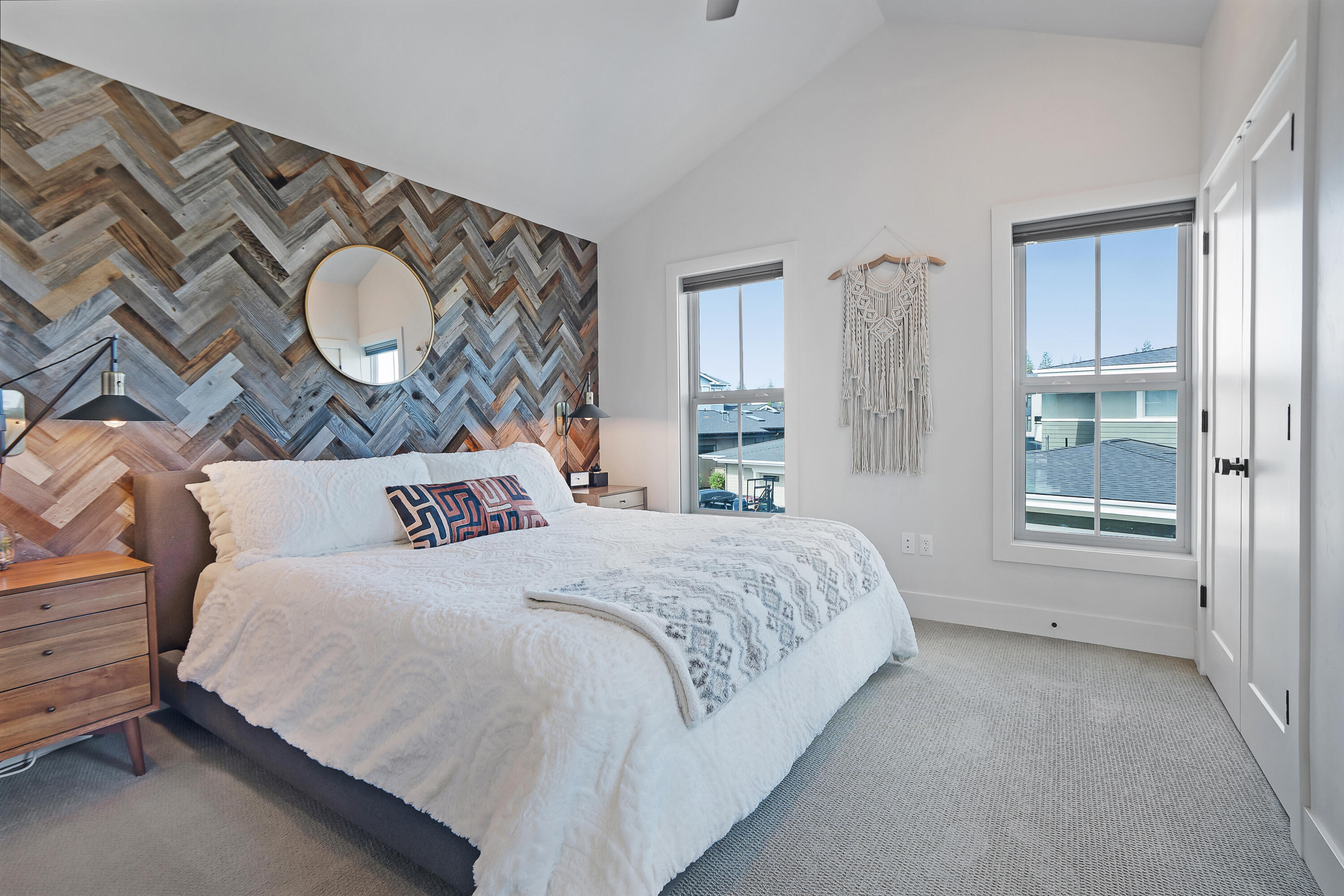 2777 NW High Lakes Loop