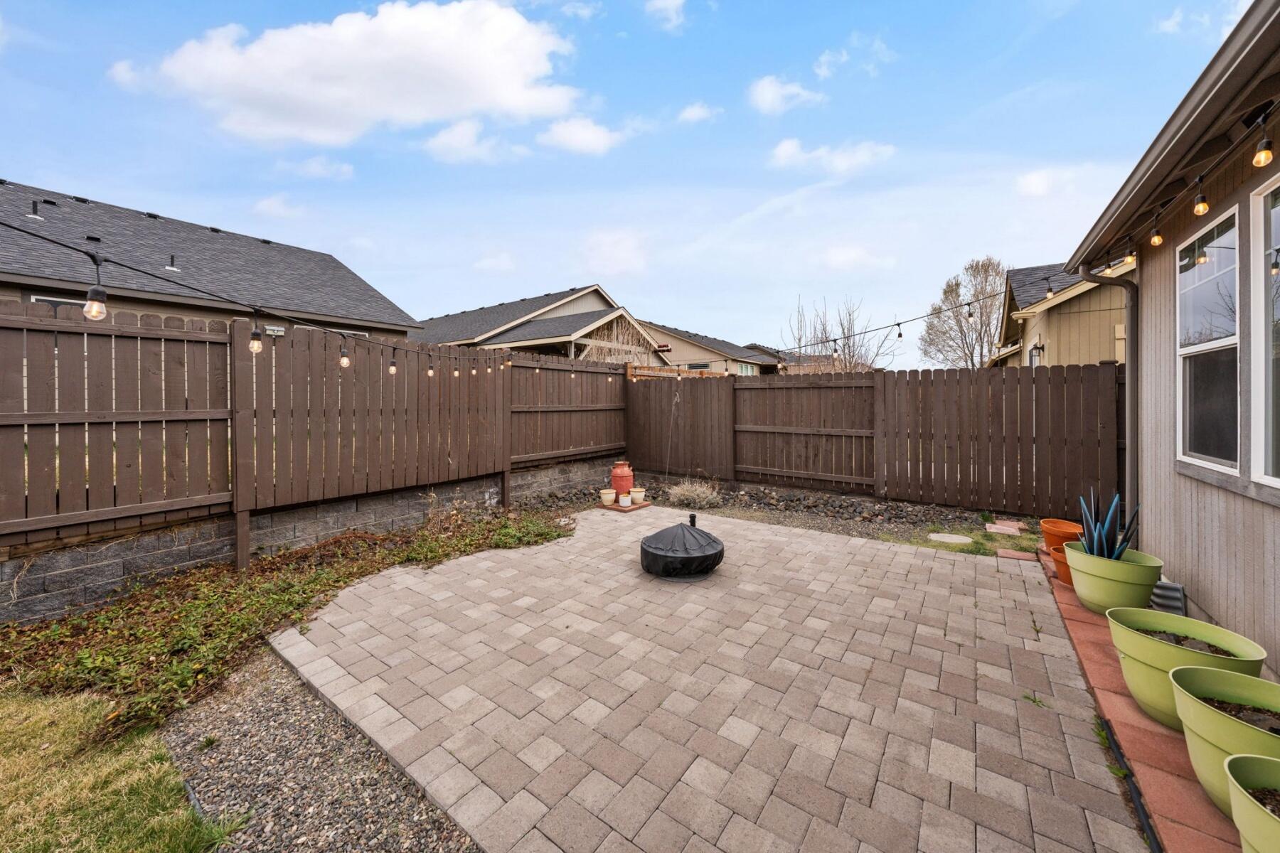 2388 NW Glen Oak Avenue