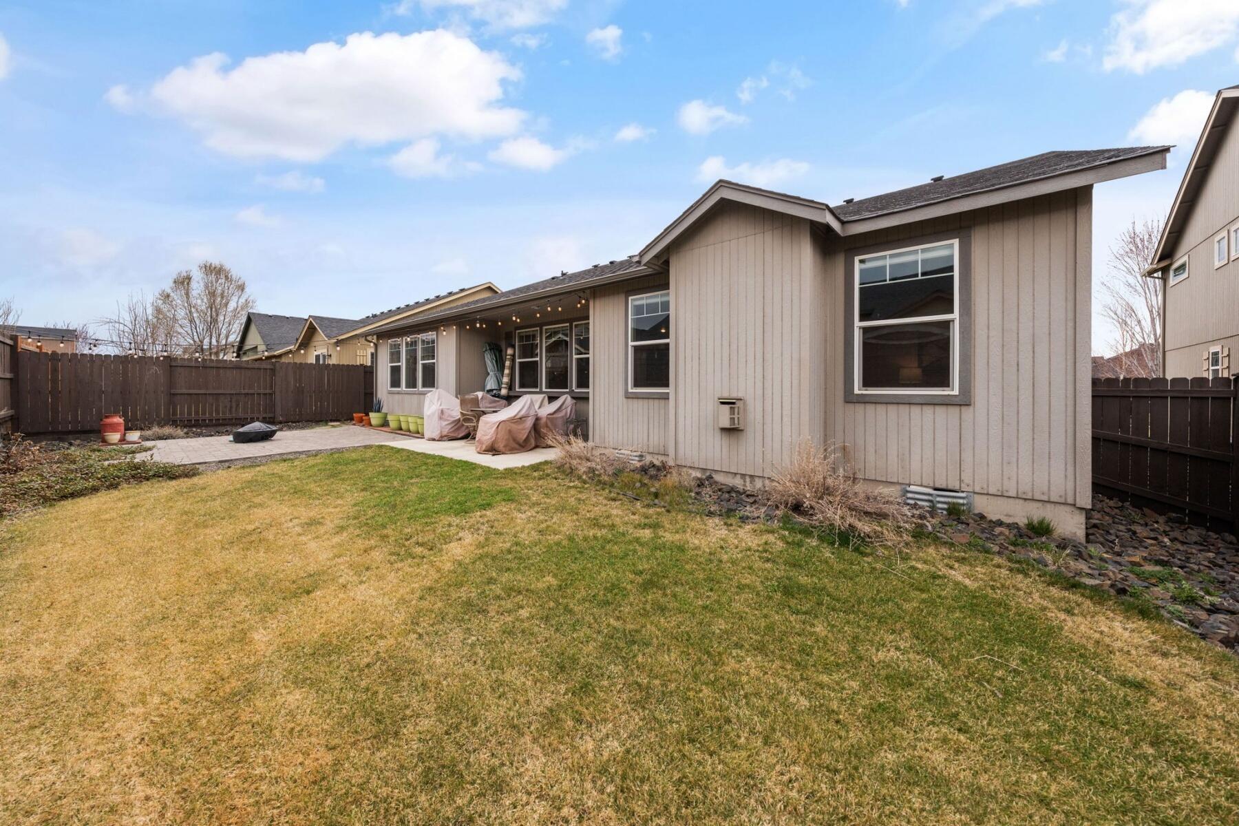 2388 NW Glen Oak Avenue