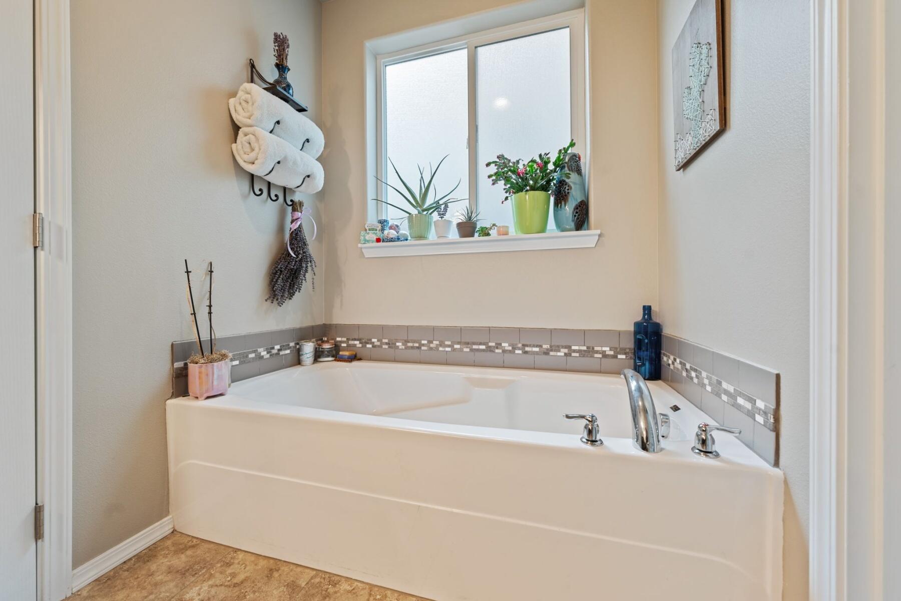 2388 NW Glen Oak Avenue