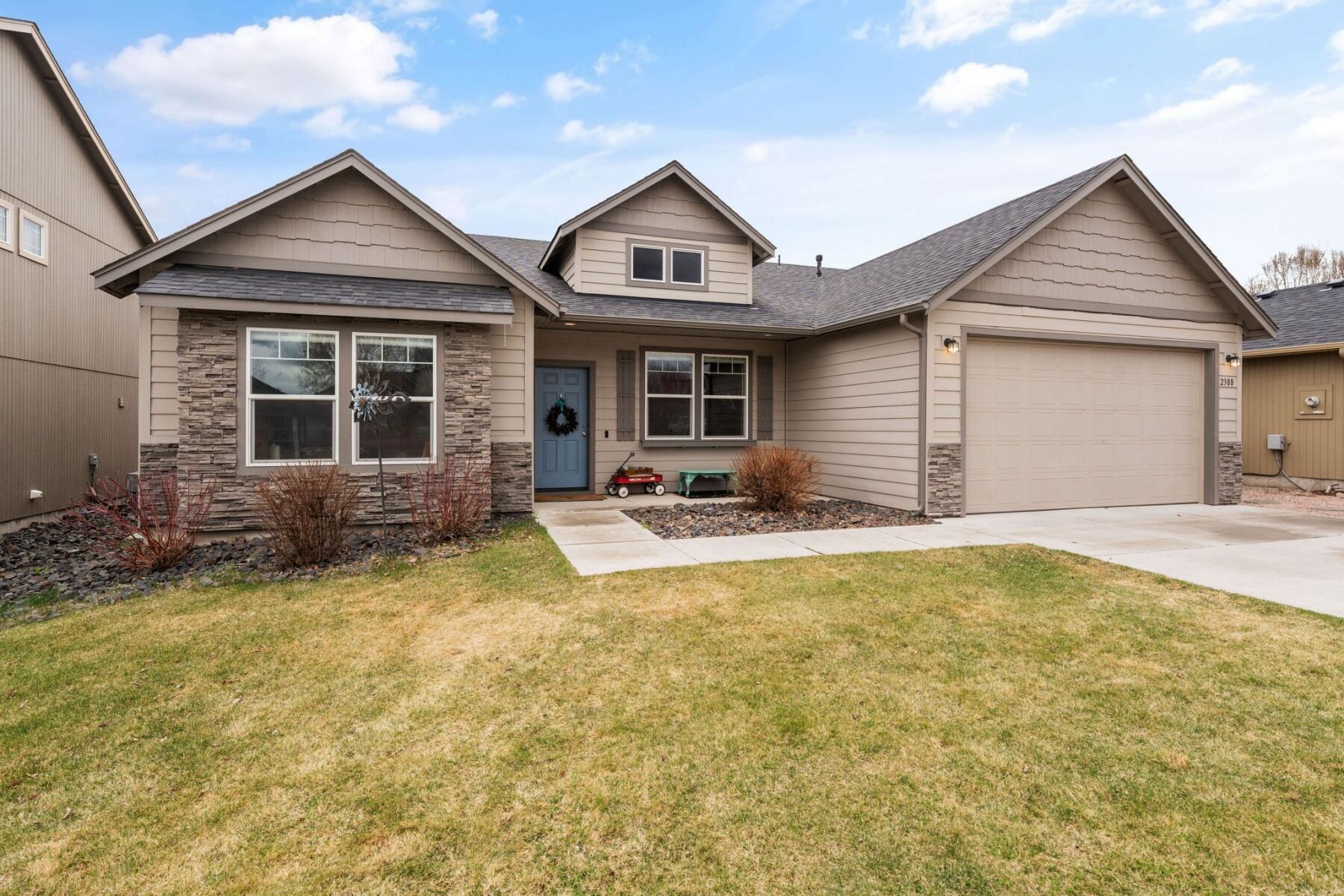 2388 NW Glen Oak Avenue