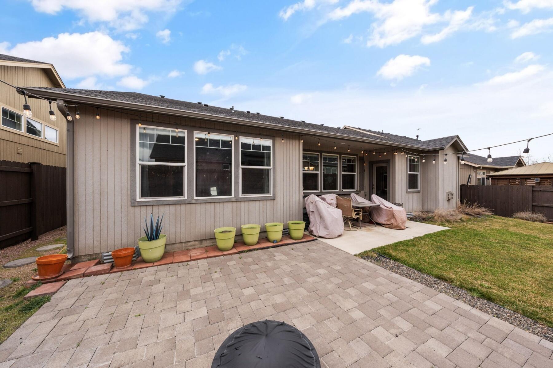 2388 NW Glen Oak Avenue