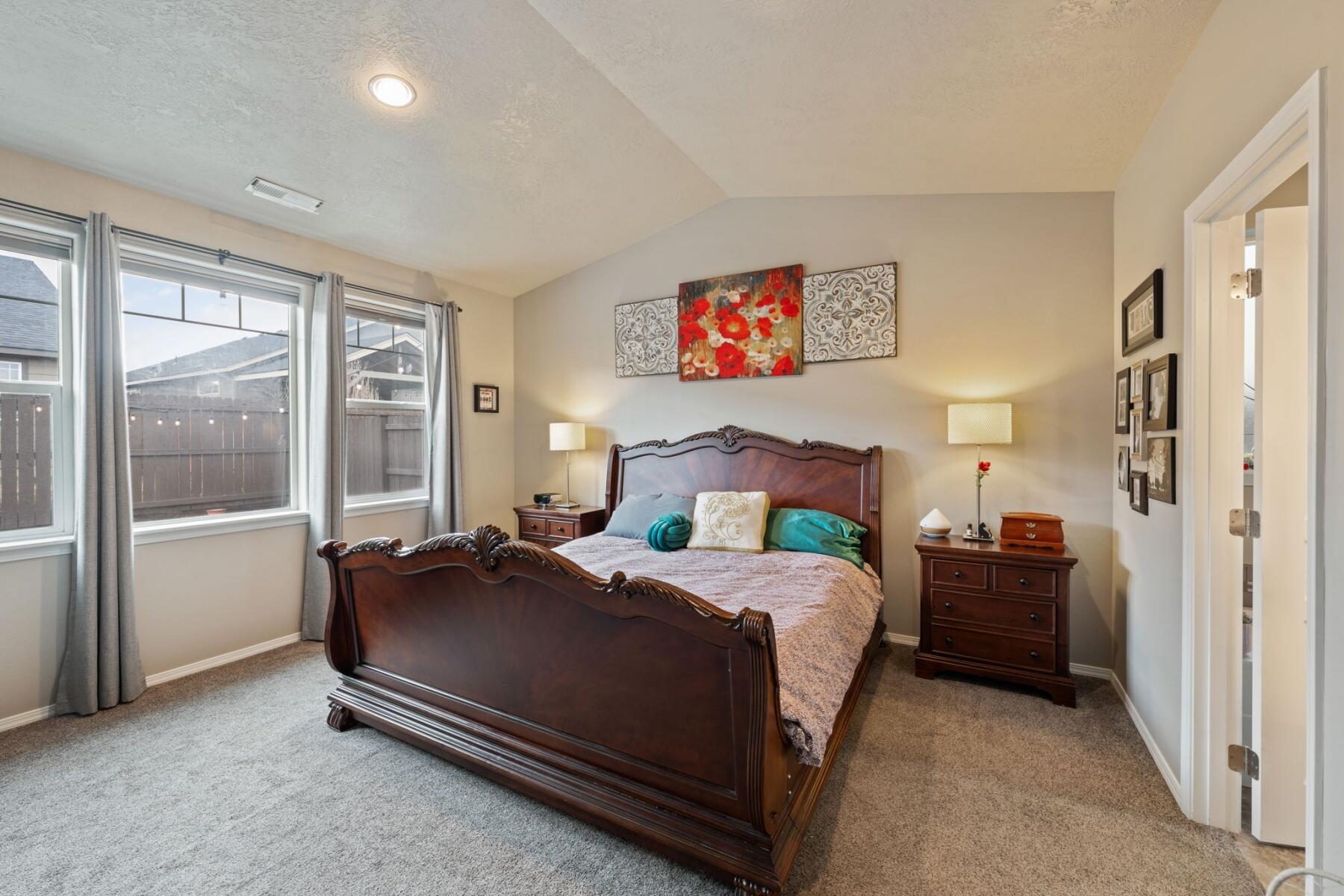 2388 NW Glen Oak Avenue