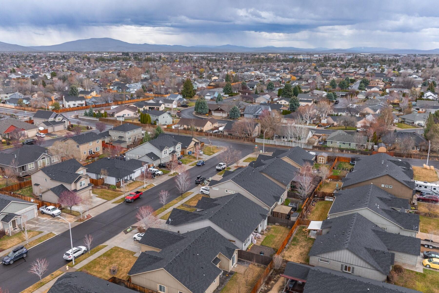 2388 NW Glen Oak Avenue