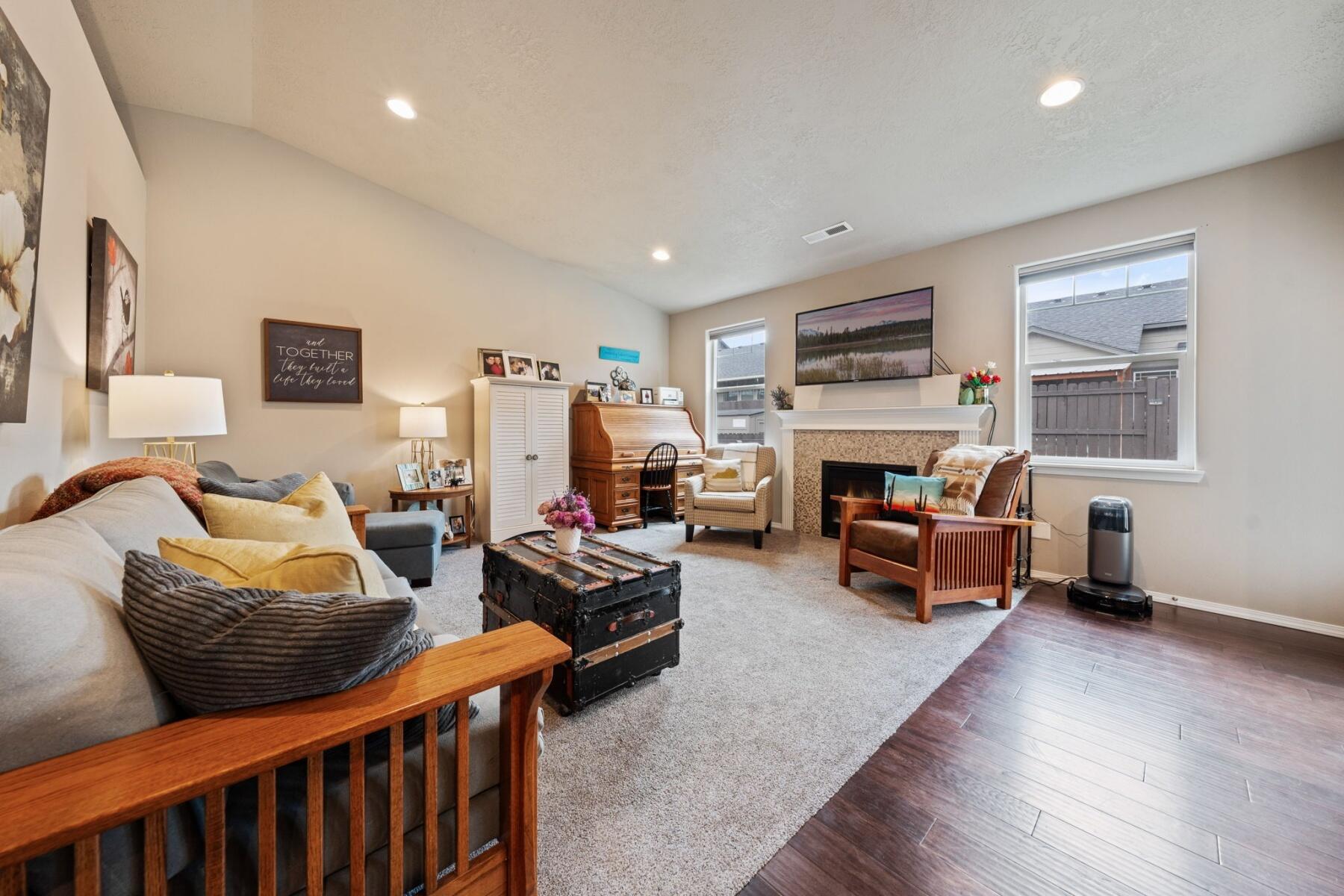 2388 NW Glen Oak Avenue