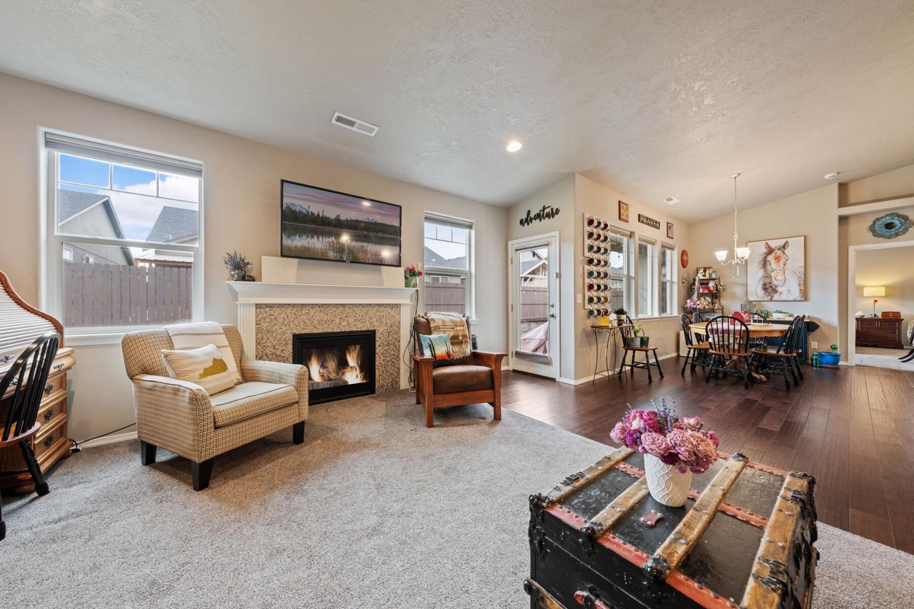 2388 NW Glen Oak Avenue