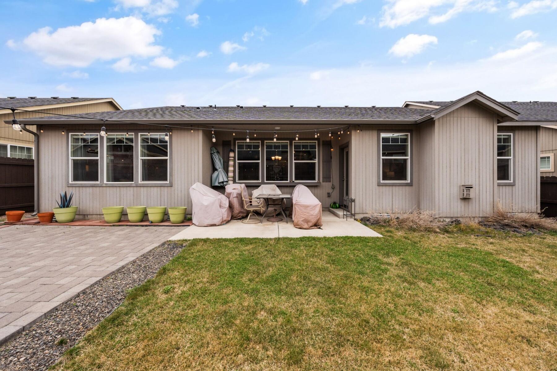 2388 NW Glen Oak Avenue