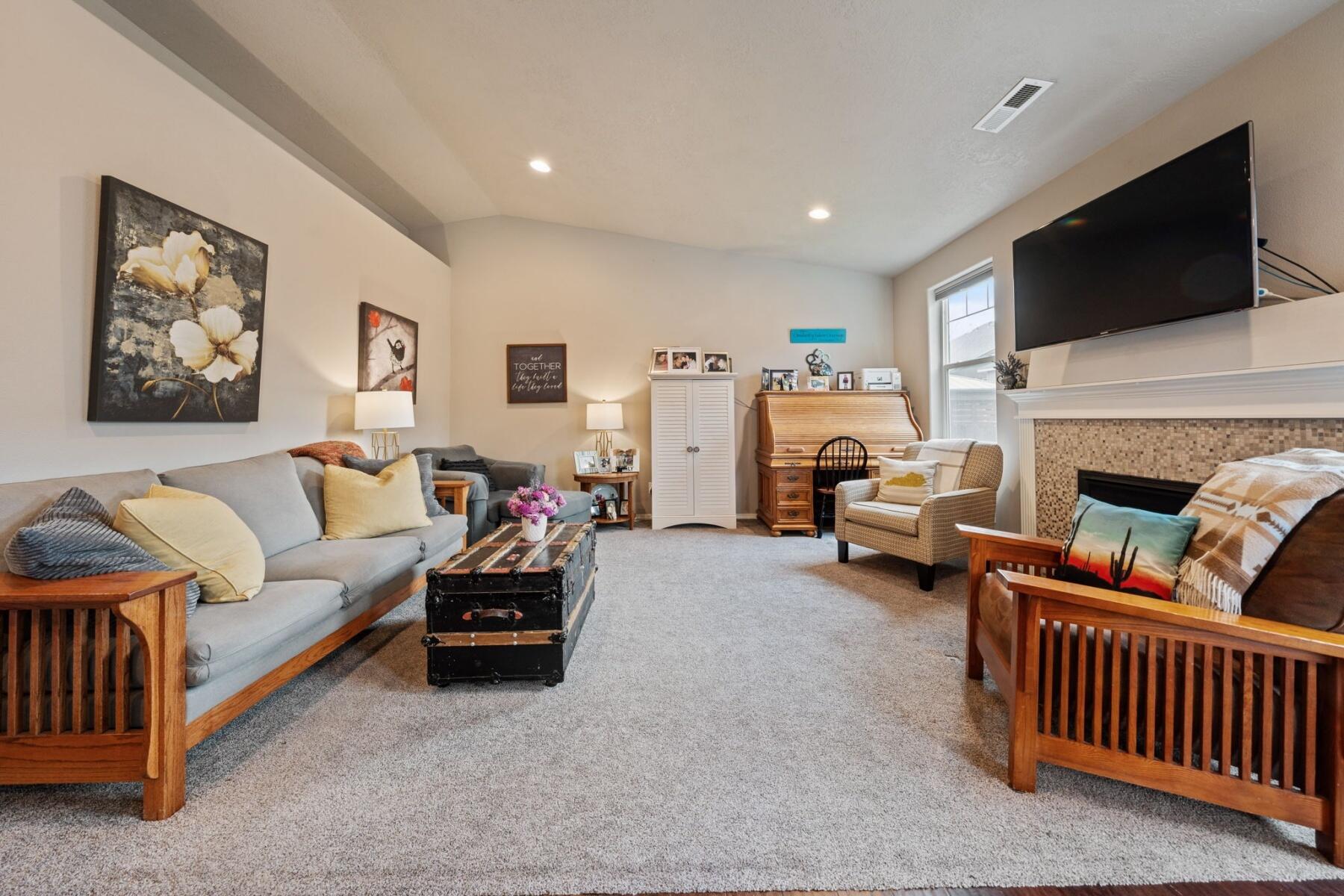 2388 NW Glen Oak Avenue