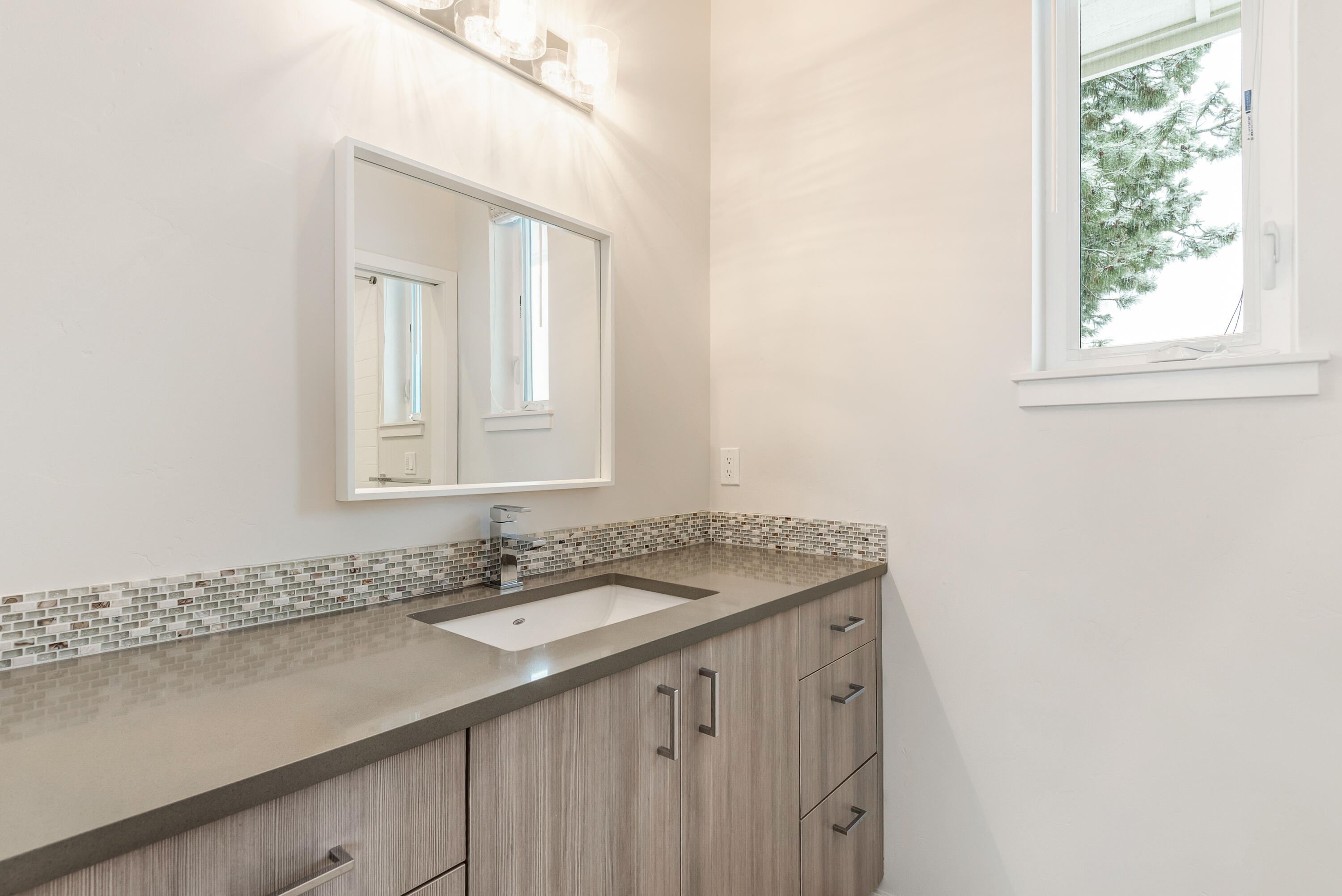 1726 NW Fields Street