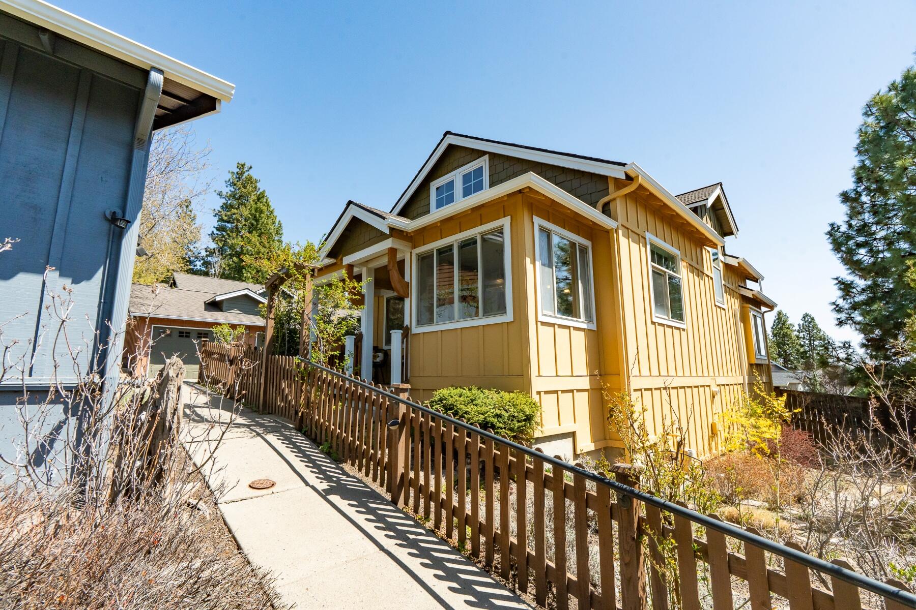 1940 NW Monterey Pines Drive, UNIT 12