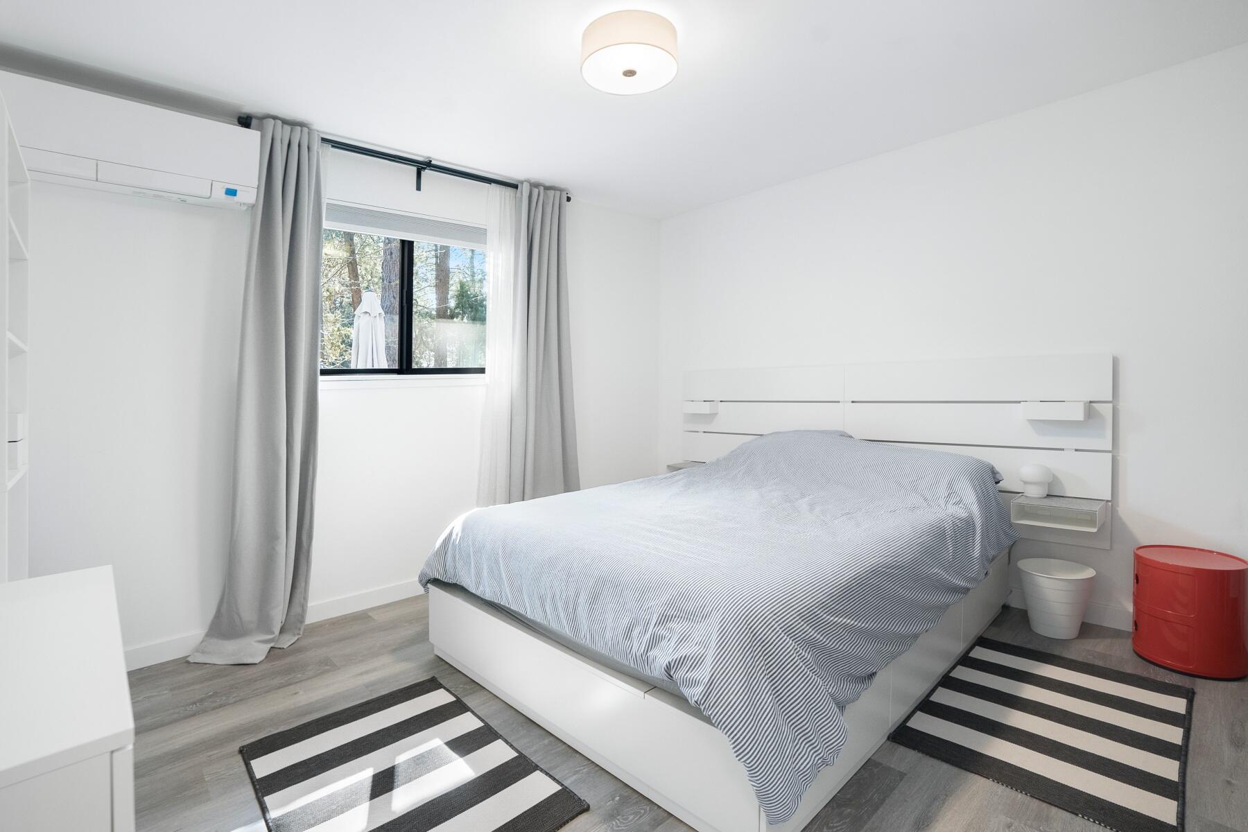 1613 NW Ithaca Avenue