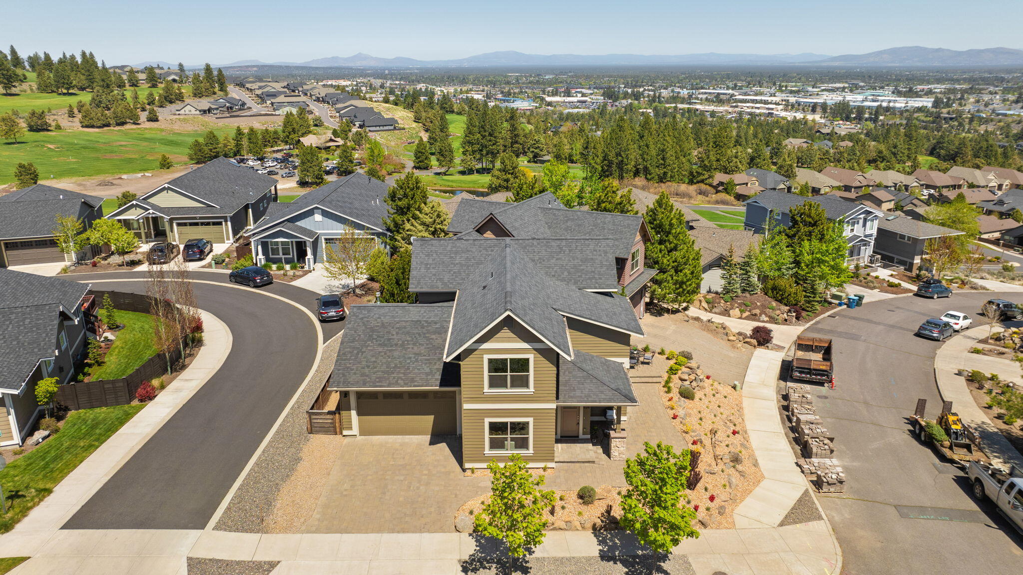 626 NW Compass Lane