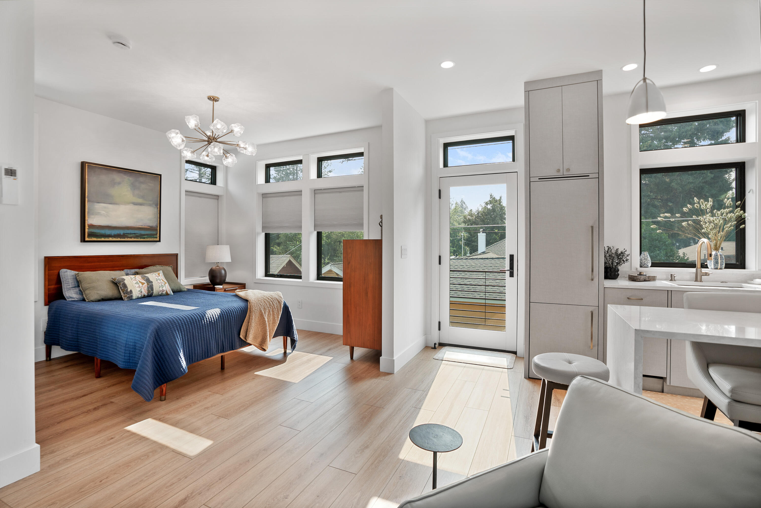 337 NW Columbia Street, 1 & 2