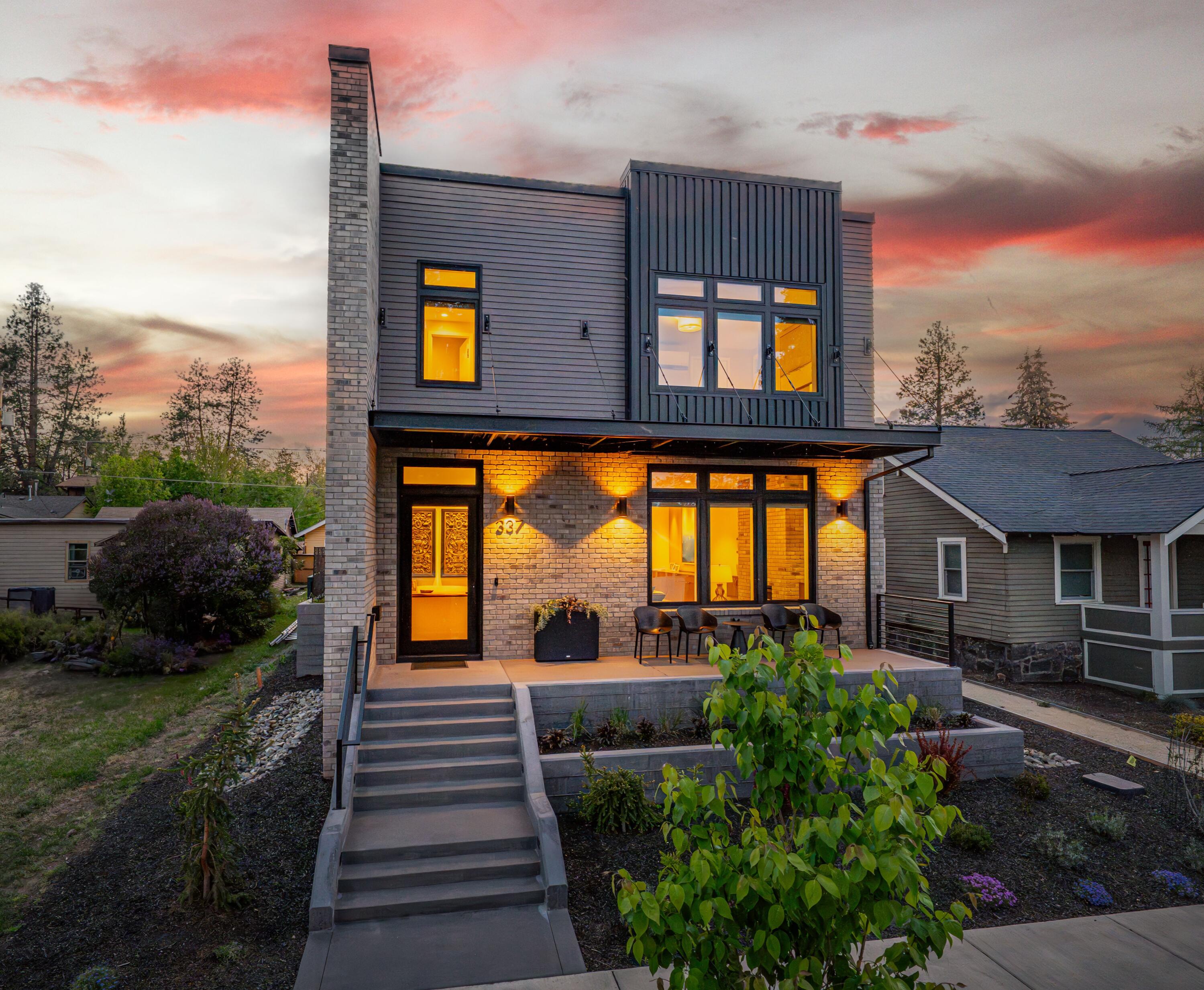 337 NW Columbia Street, 1 & 2