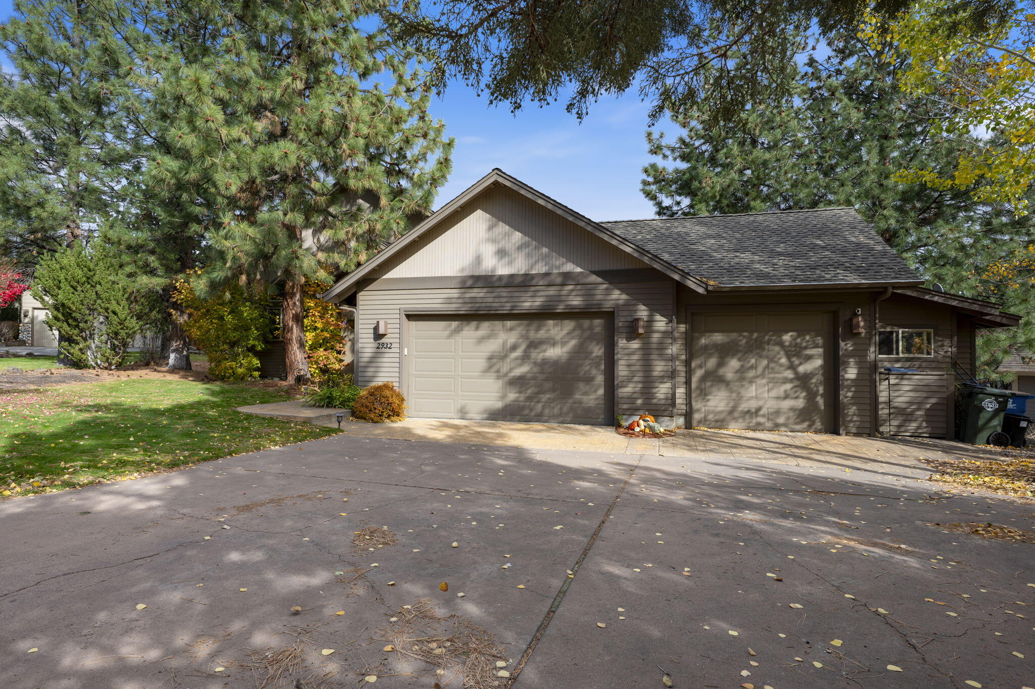 2932 NW Fairway Heights Drive