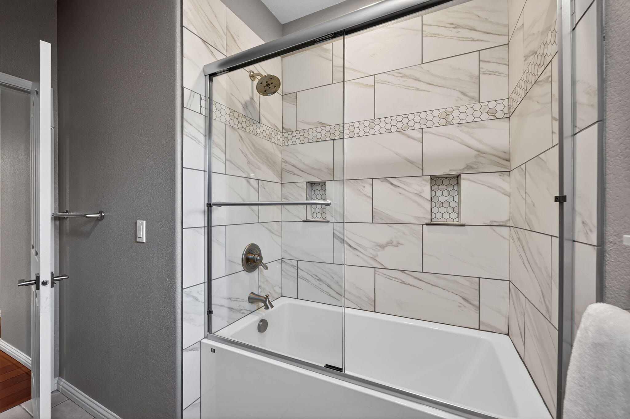 2932 NW Fairway Heights Drive