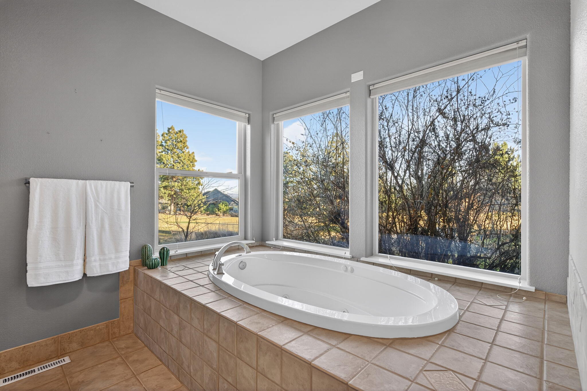 2932 NW Fairway Heights Drive