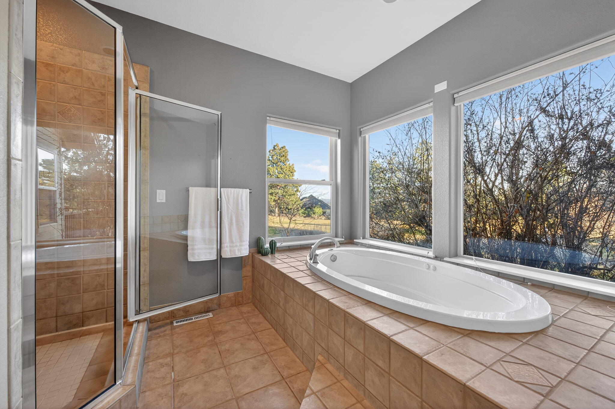 2932 NW Fairway Heights Drive