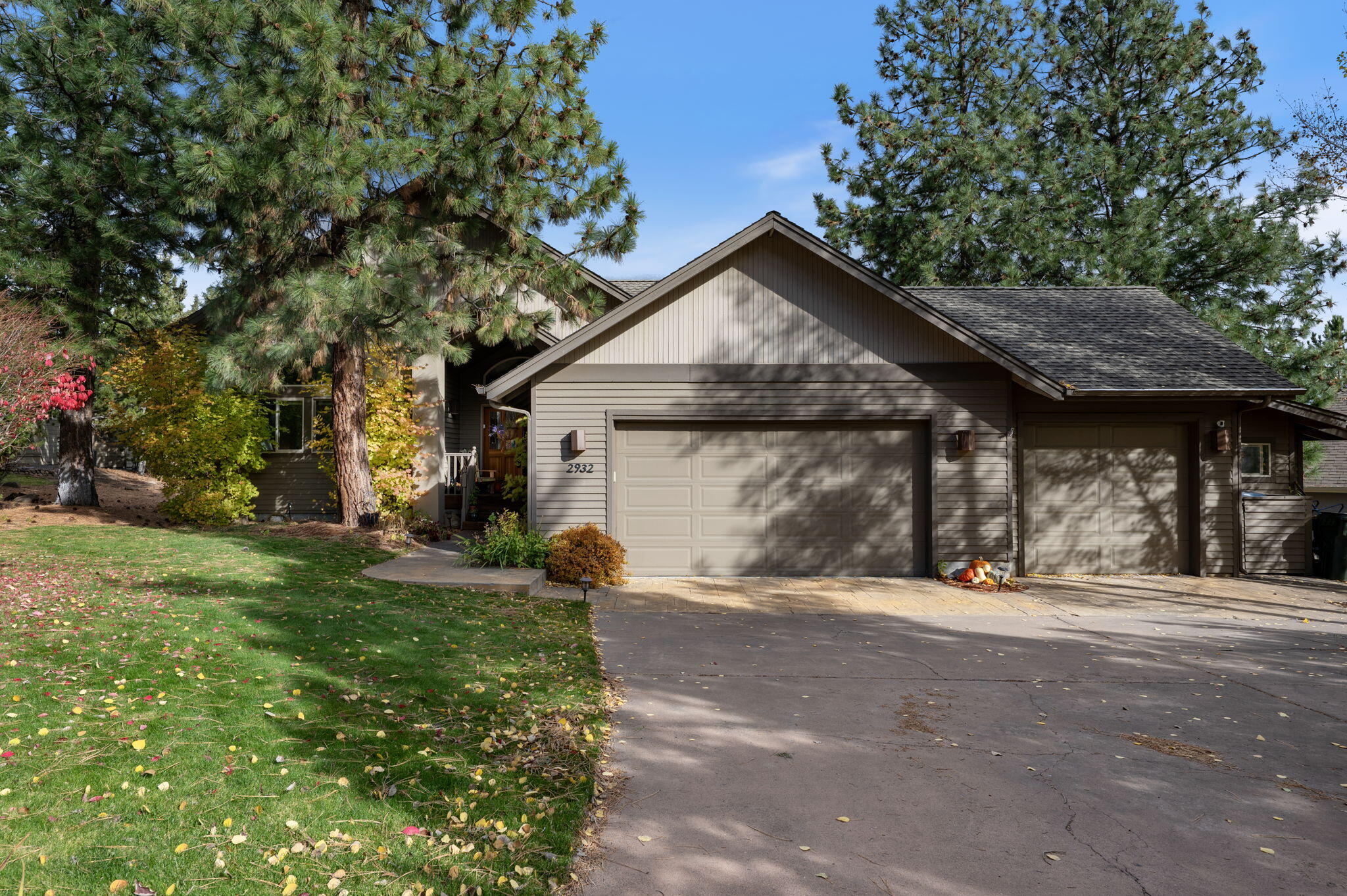 2932 NW Fairway Heights Drive