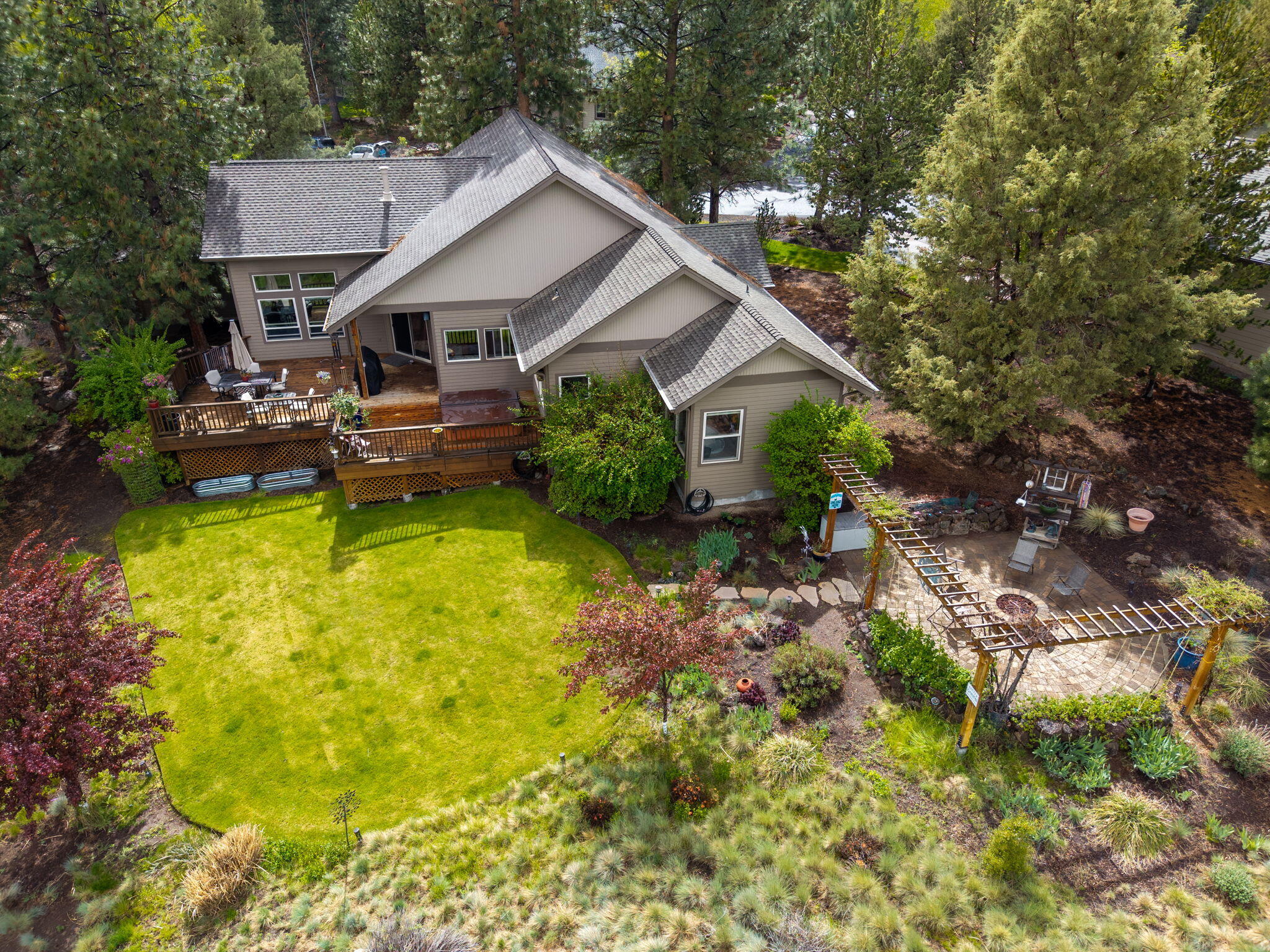 2932 NW Fairway Heights Drive