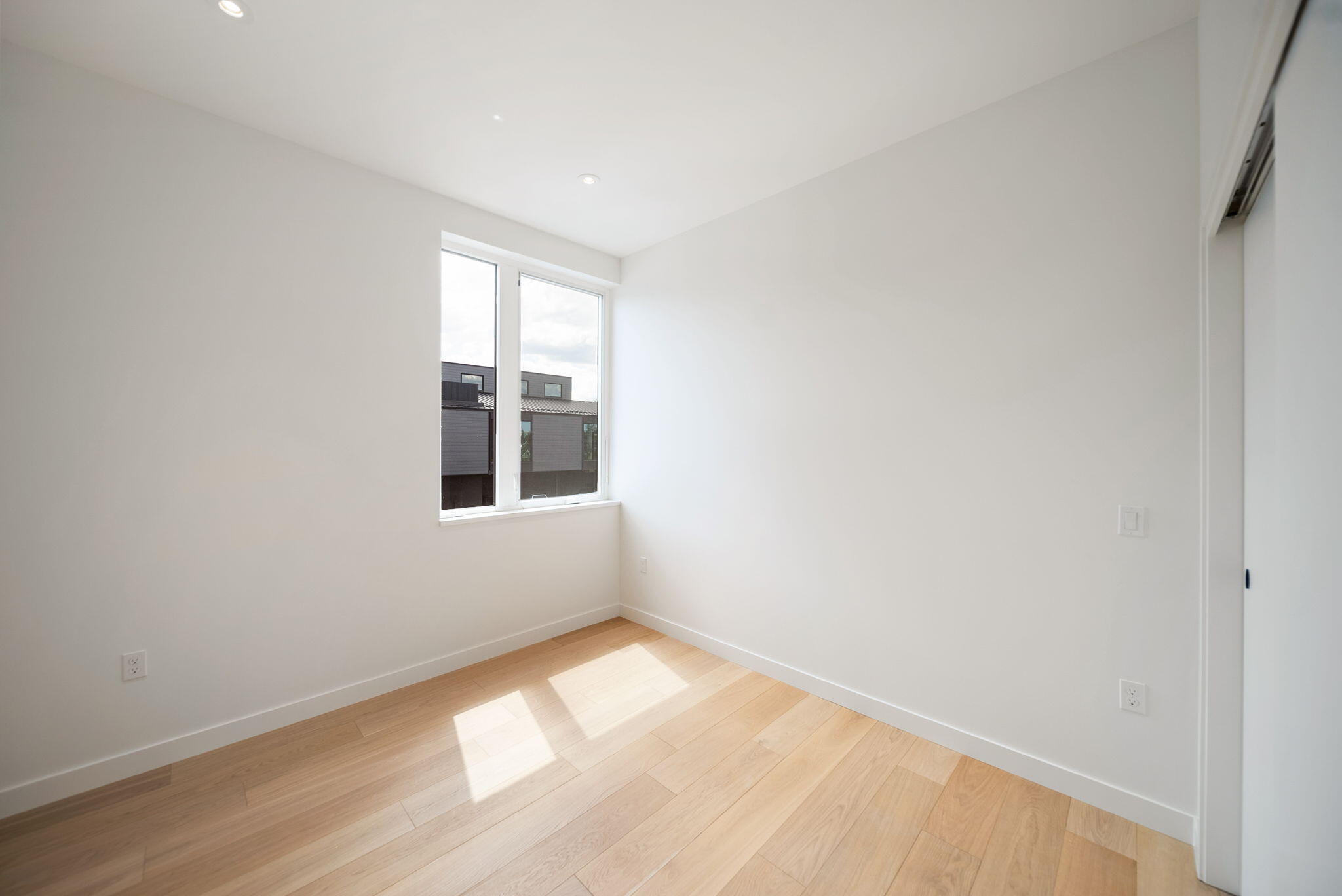 2745 NW Ordway Avenue, 207