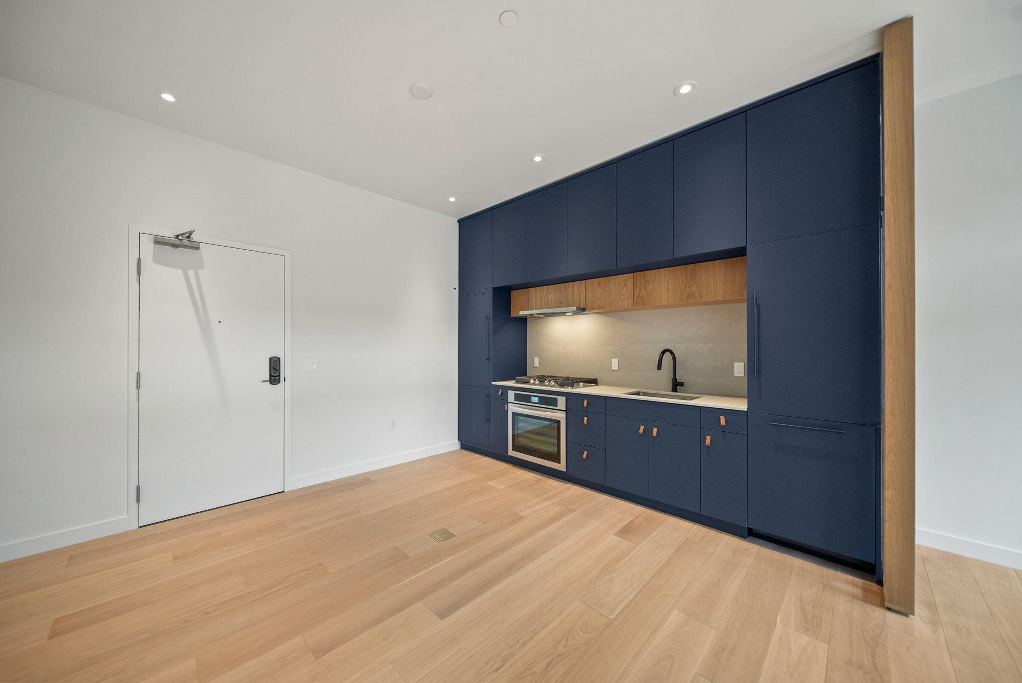 2745 NW Ordway Avenue, 207