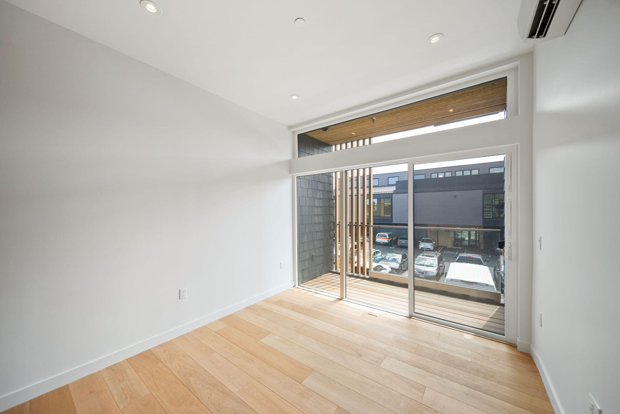 2745 NW Ordway Avenue, 207