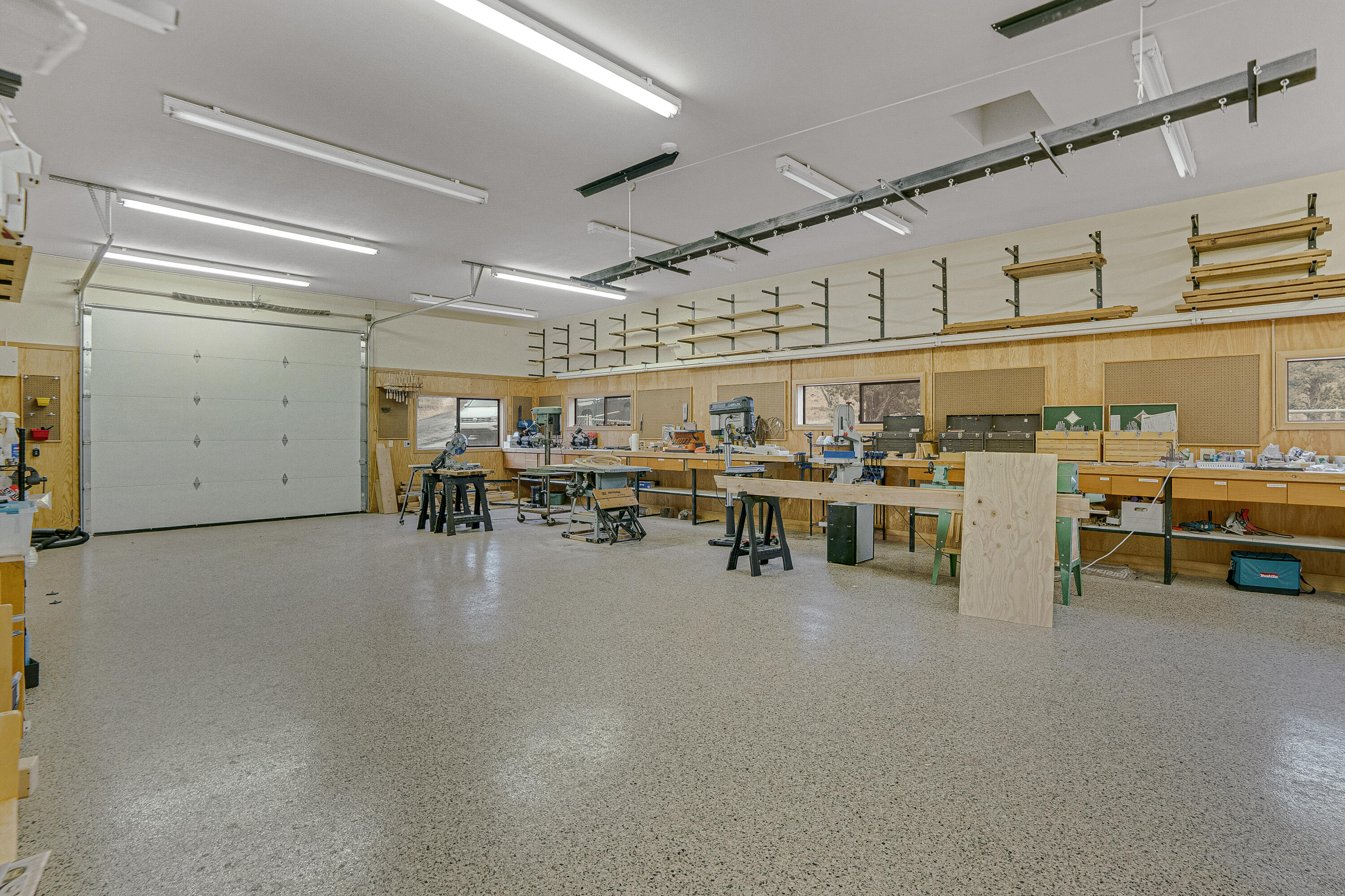 8050 NW Grubstake Way