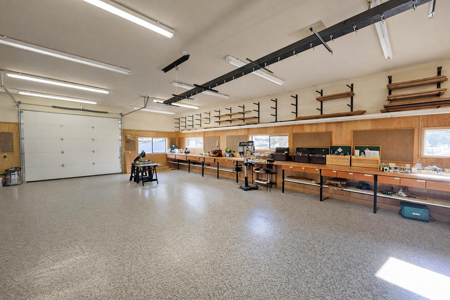 8050 NW Grubstake Way