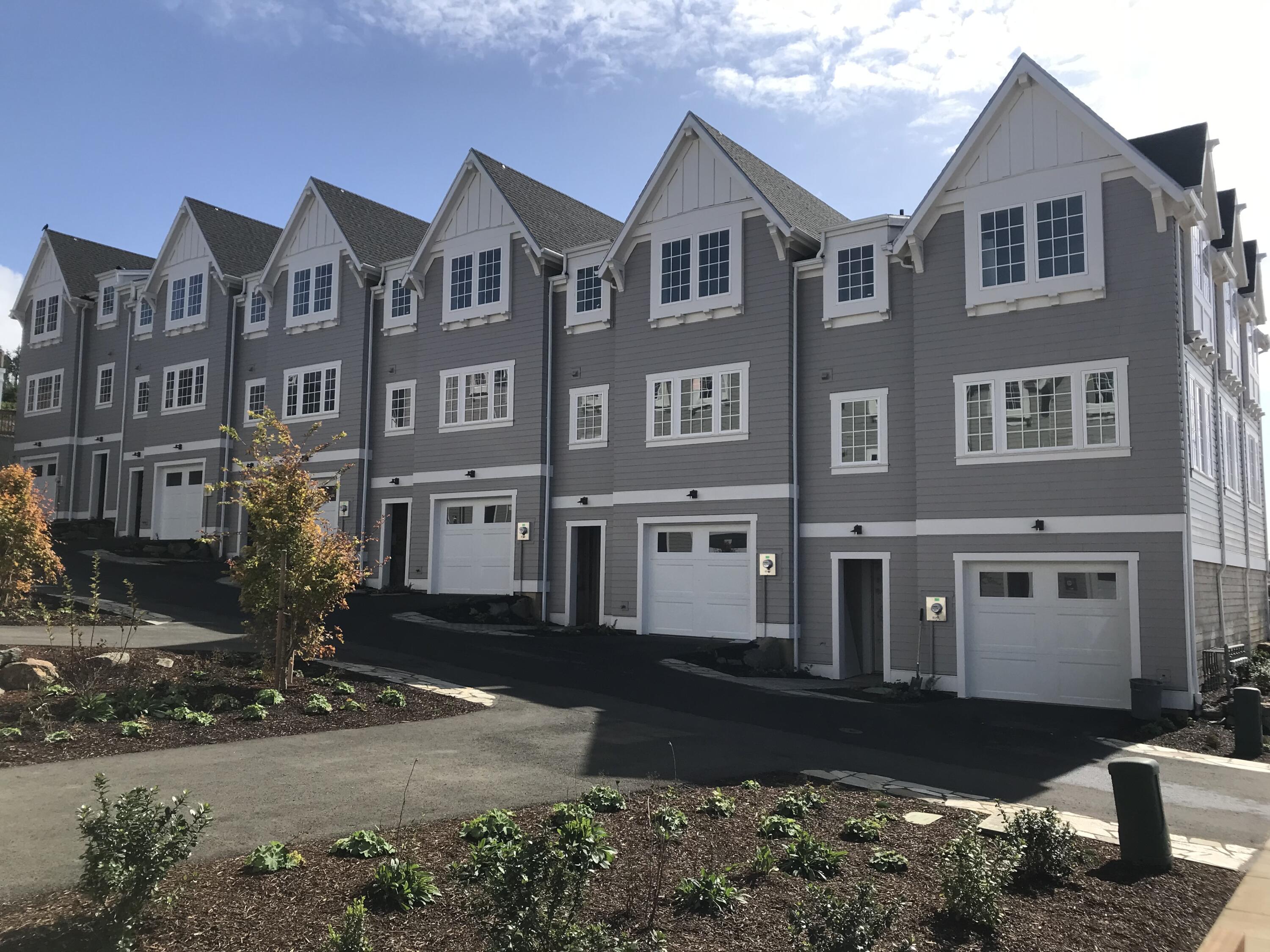 419 NE Moonwake Lane, 17