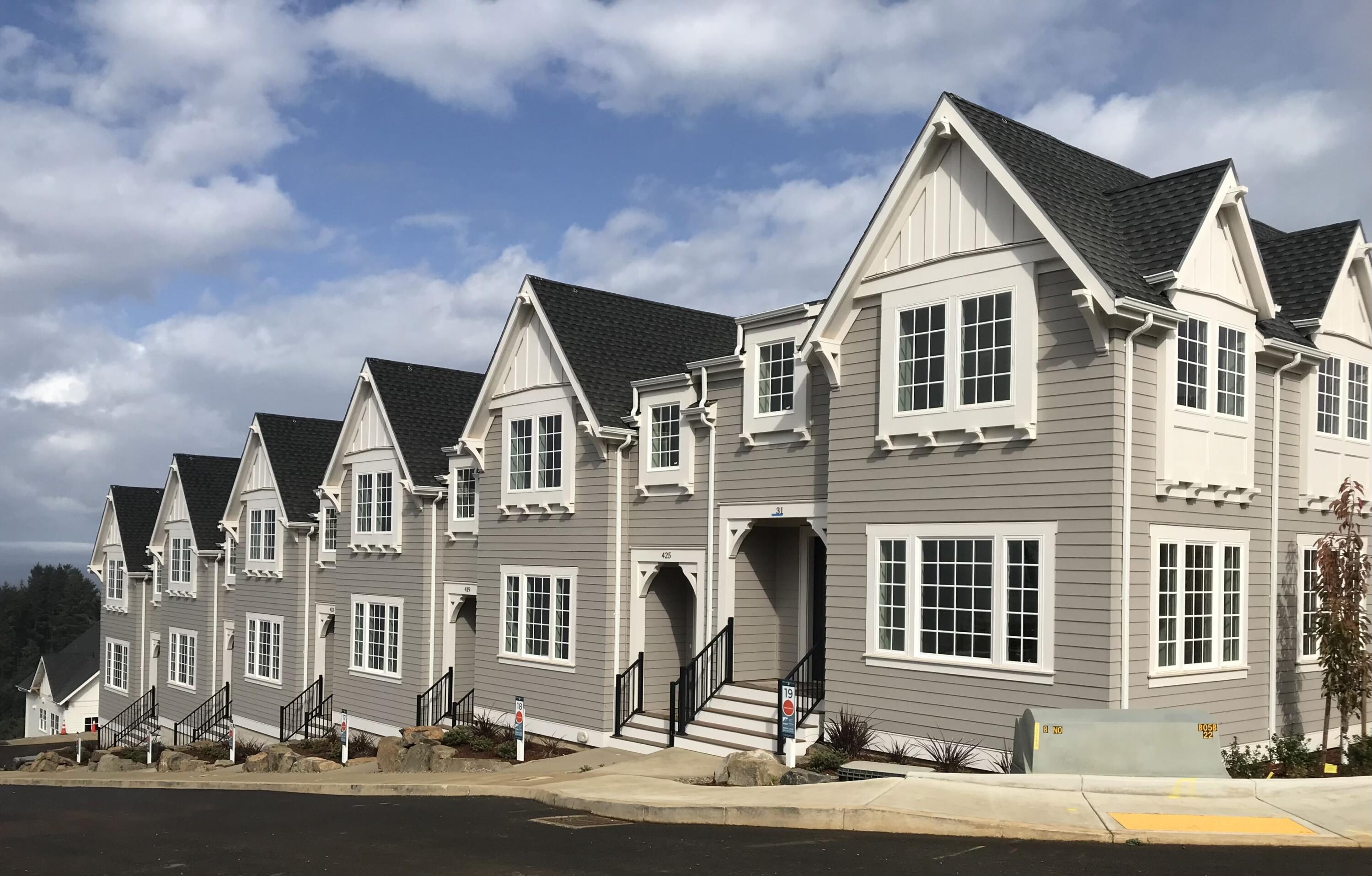 419 NE Moonwake Lane, 17