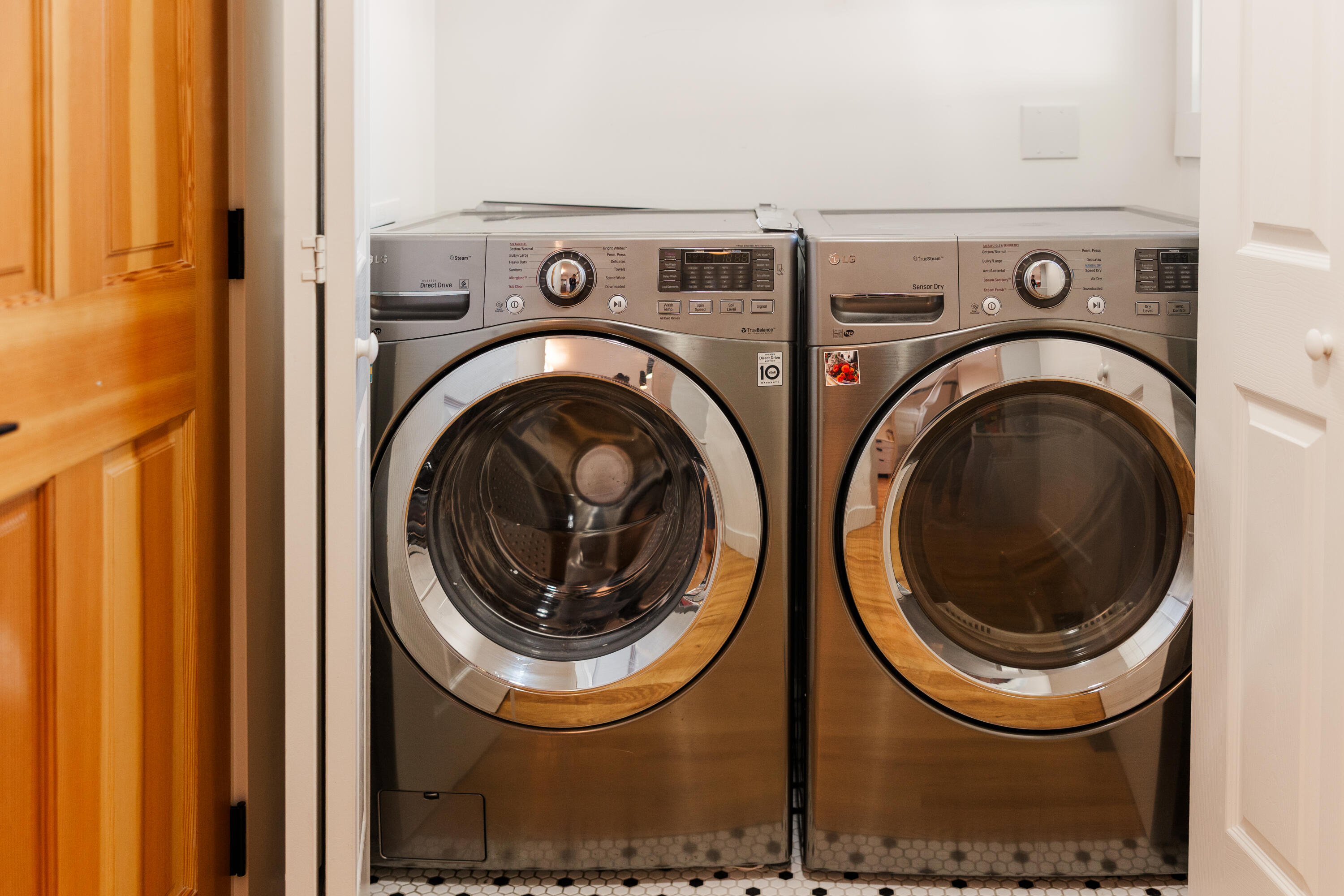 621 NW Delaware Avenue