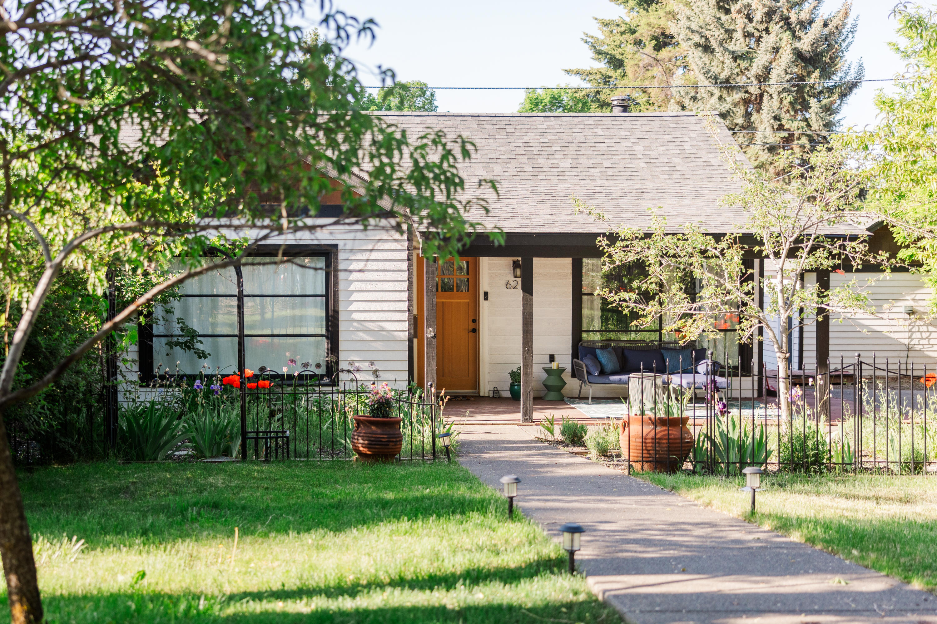 621 NW Delaware Avenue