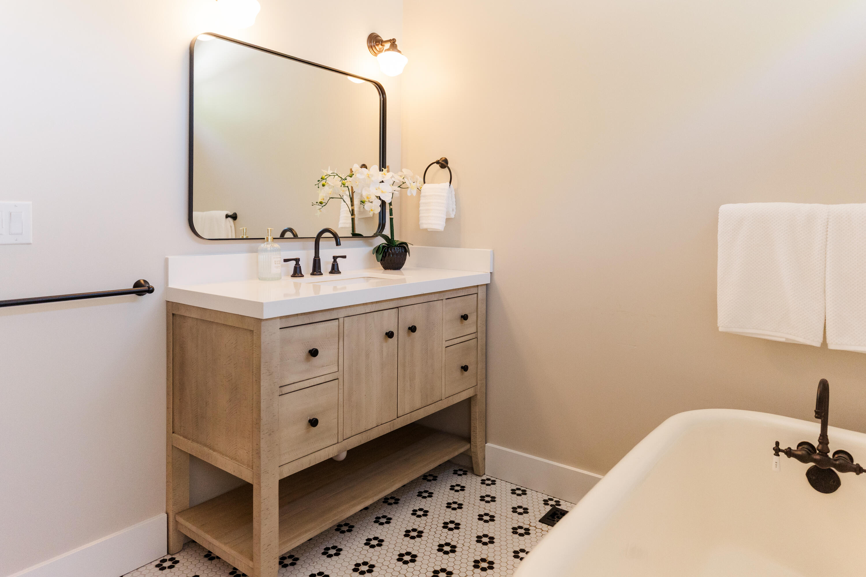 621 NW Delaware Avenue