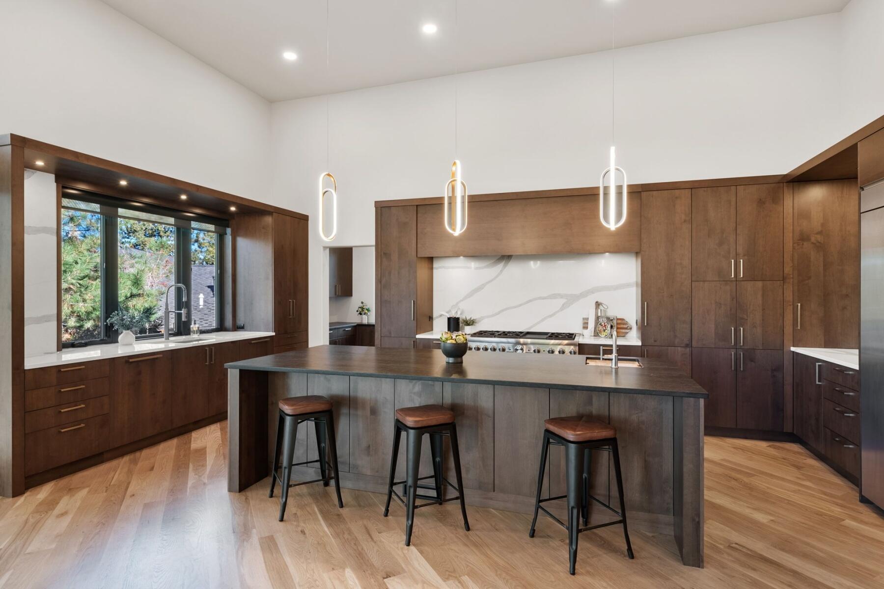 2803 NW Starview Drive